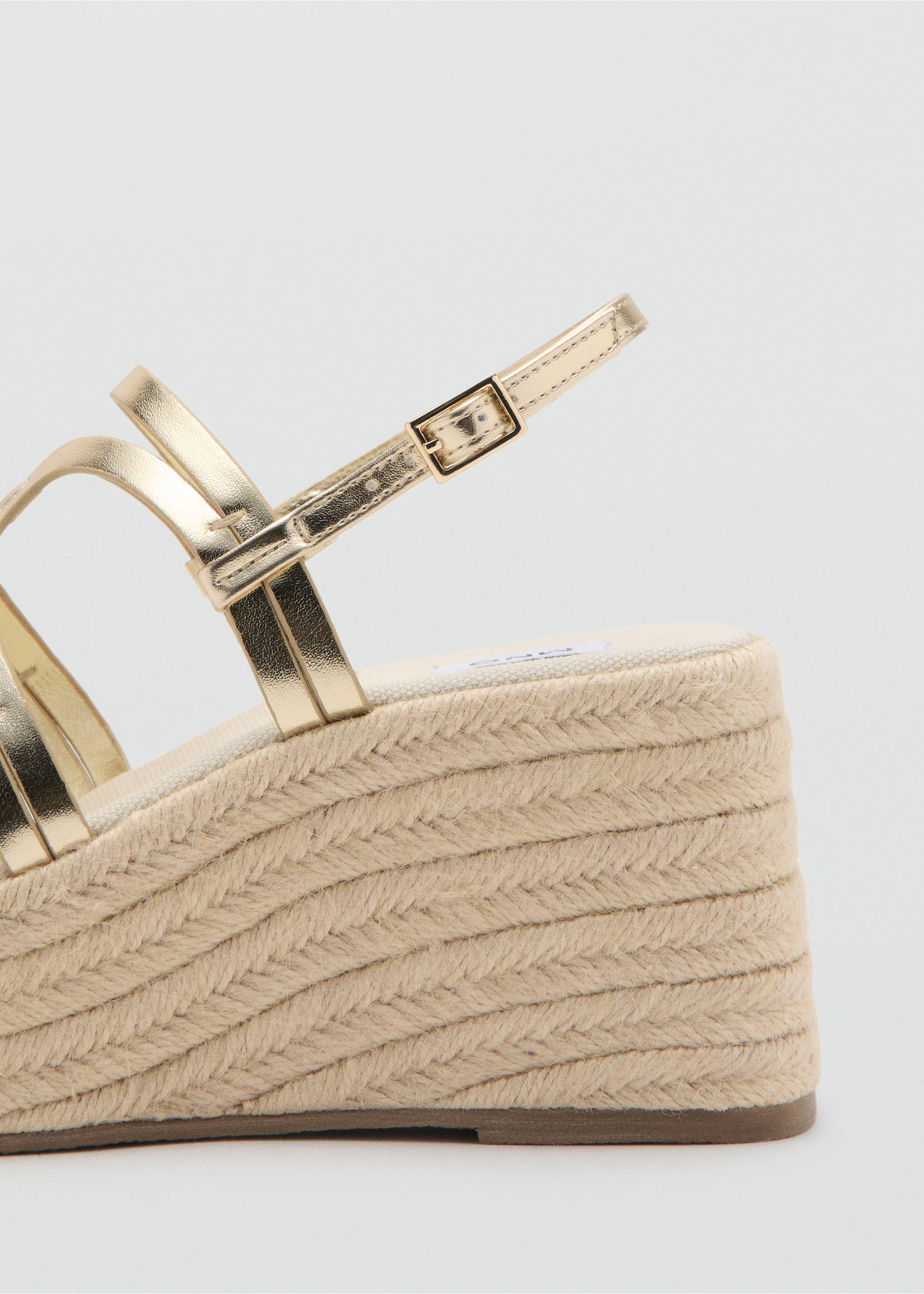 Sandálias de plataforma com tiras metálicas - Pormenor do artigo 1, Ouro. Ref: 27065946-00.