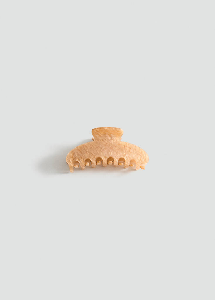 Pearl-effect hair clip — Caramel