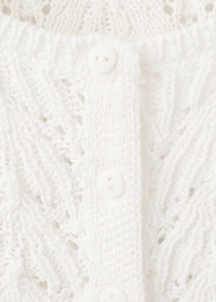 Stricktop mit Lochmuster — Cremeweiß
