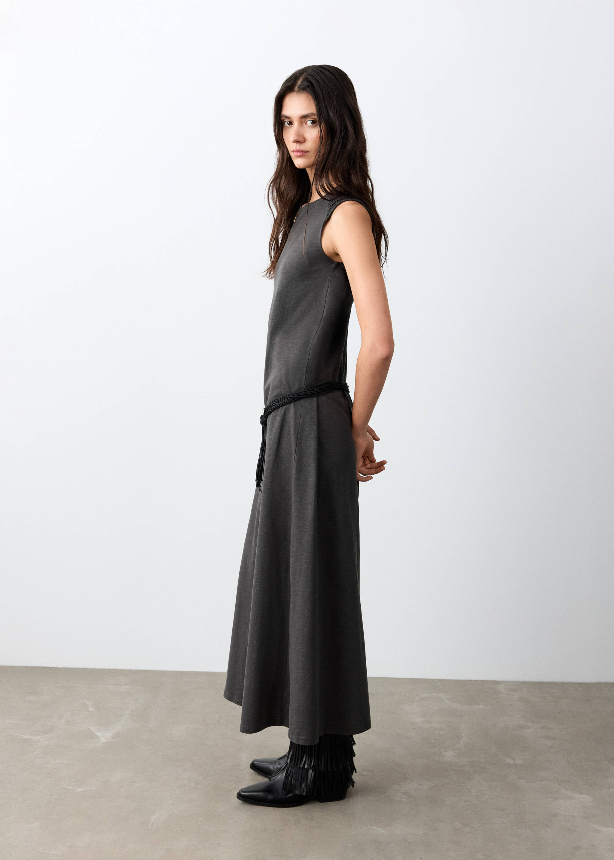 Maxi dress with slit details - Medium plane, Charcoal. Ref: 27065960-00.
