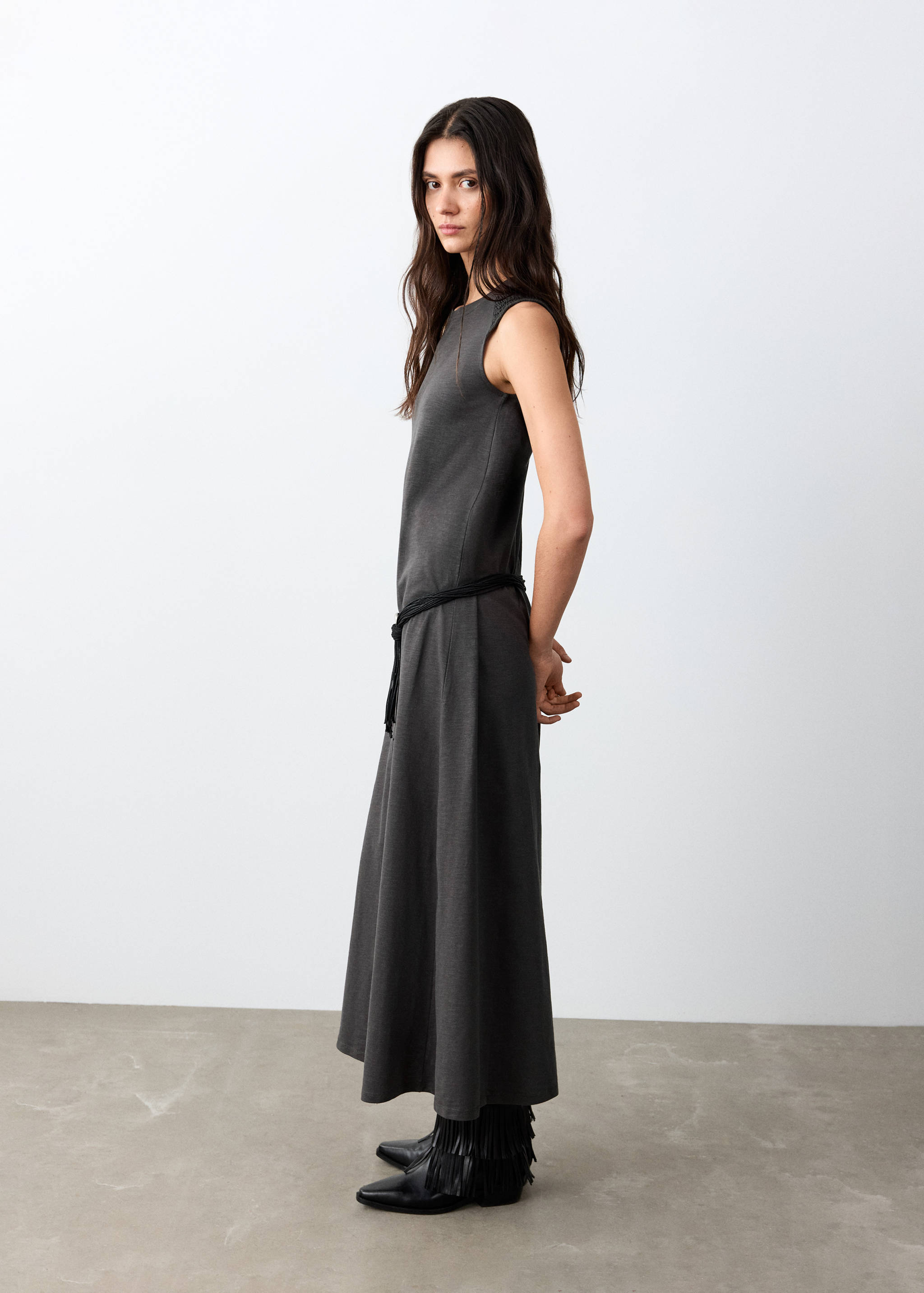 Maxi dress with slit details - Medium plane