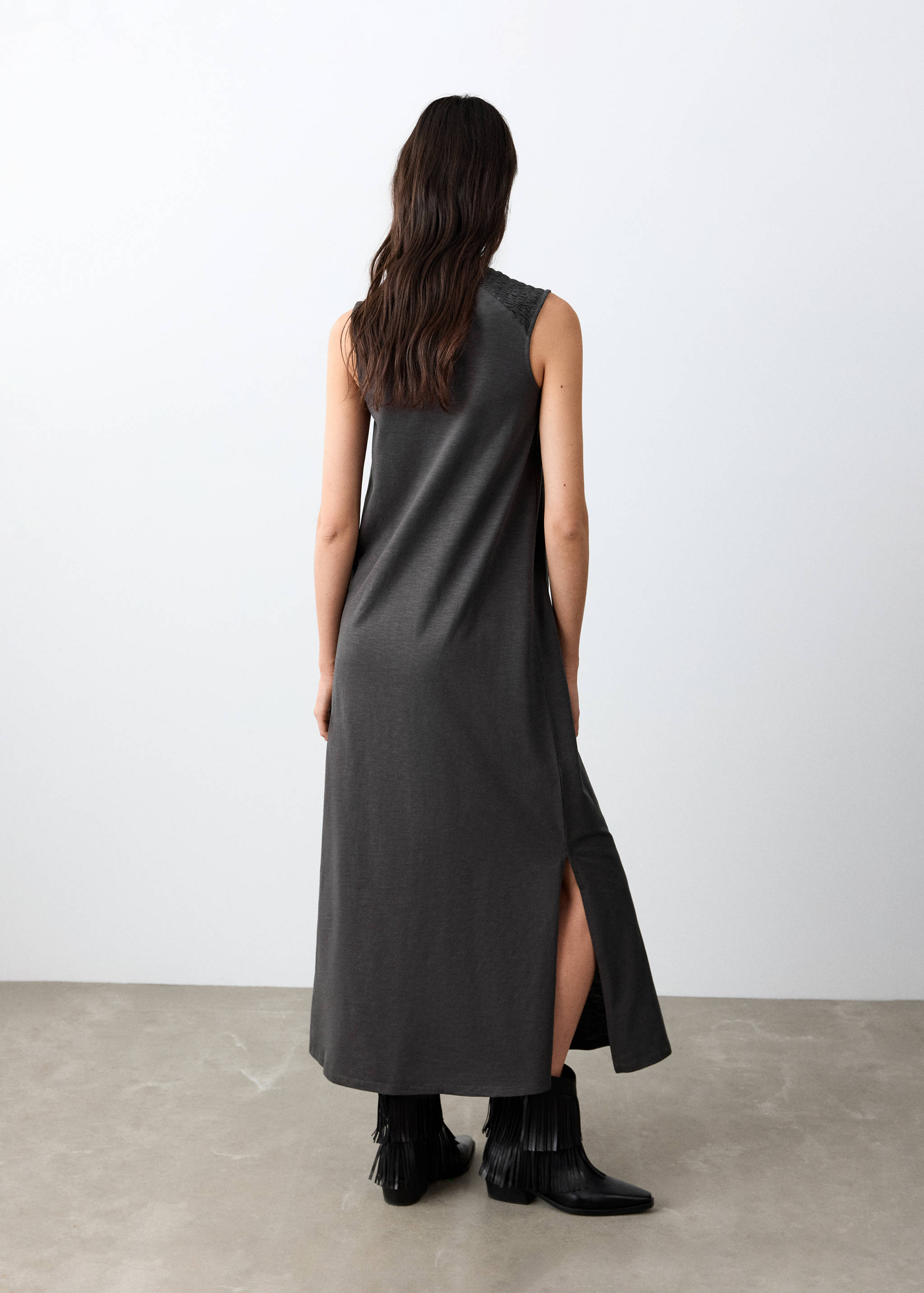 Maxi dress with slit details - Reverse of the article