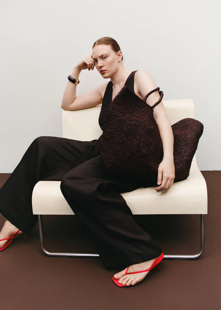High-waisted lyocell trousers — Chocolate