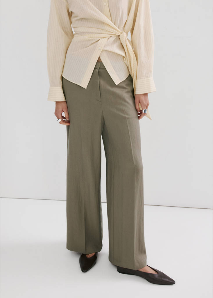 High-waisted lyocell trousers — Khaki