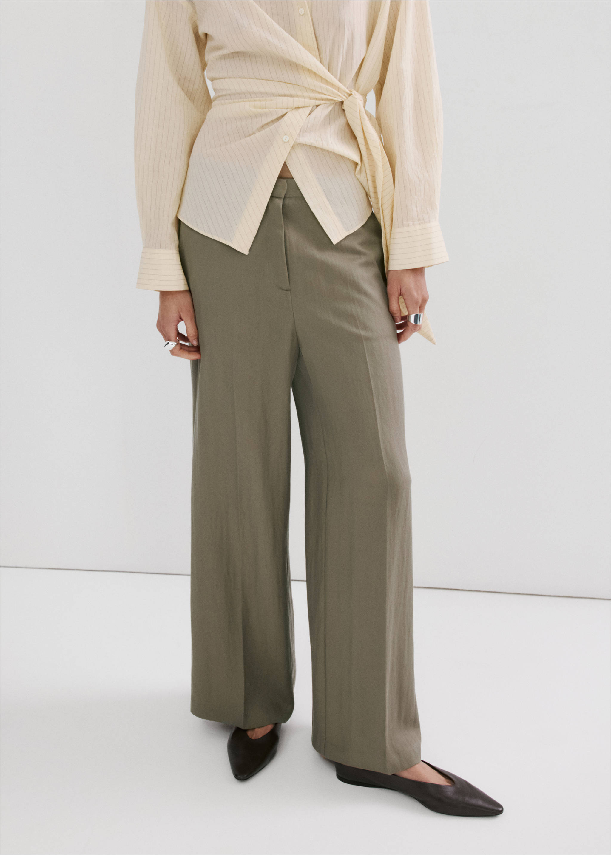 High-waisted lyocell trousers - Medium plane, Khaki. Ref: 27065964-00.