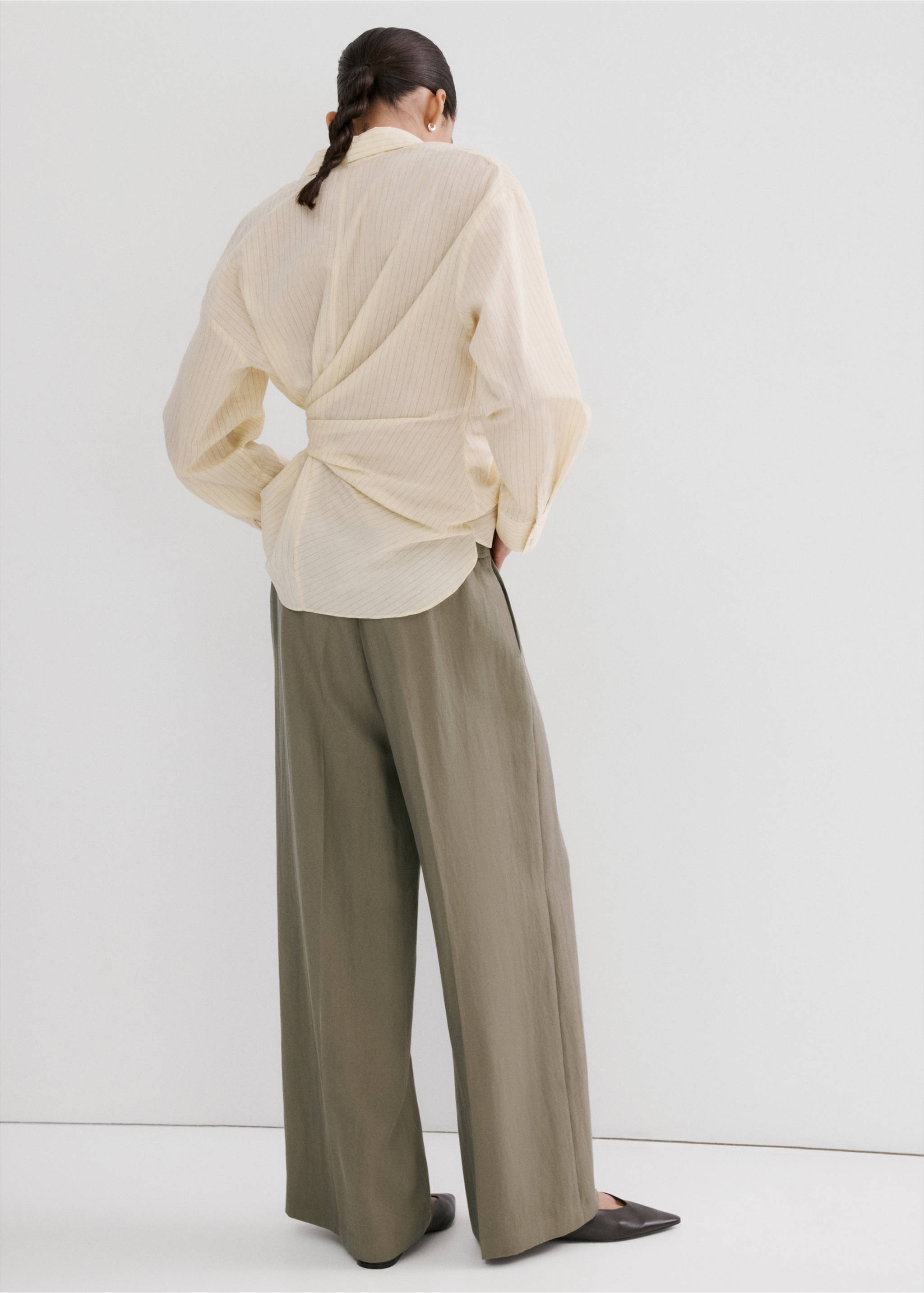 High-waisted lyocell trousers - Reverse of the article, Khaki. Ref: 27065964-00.