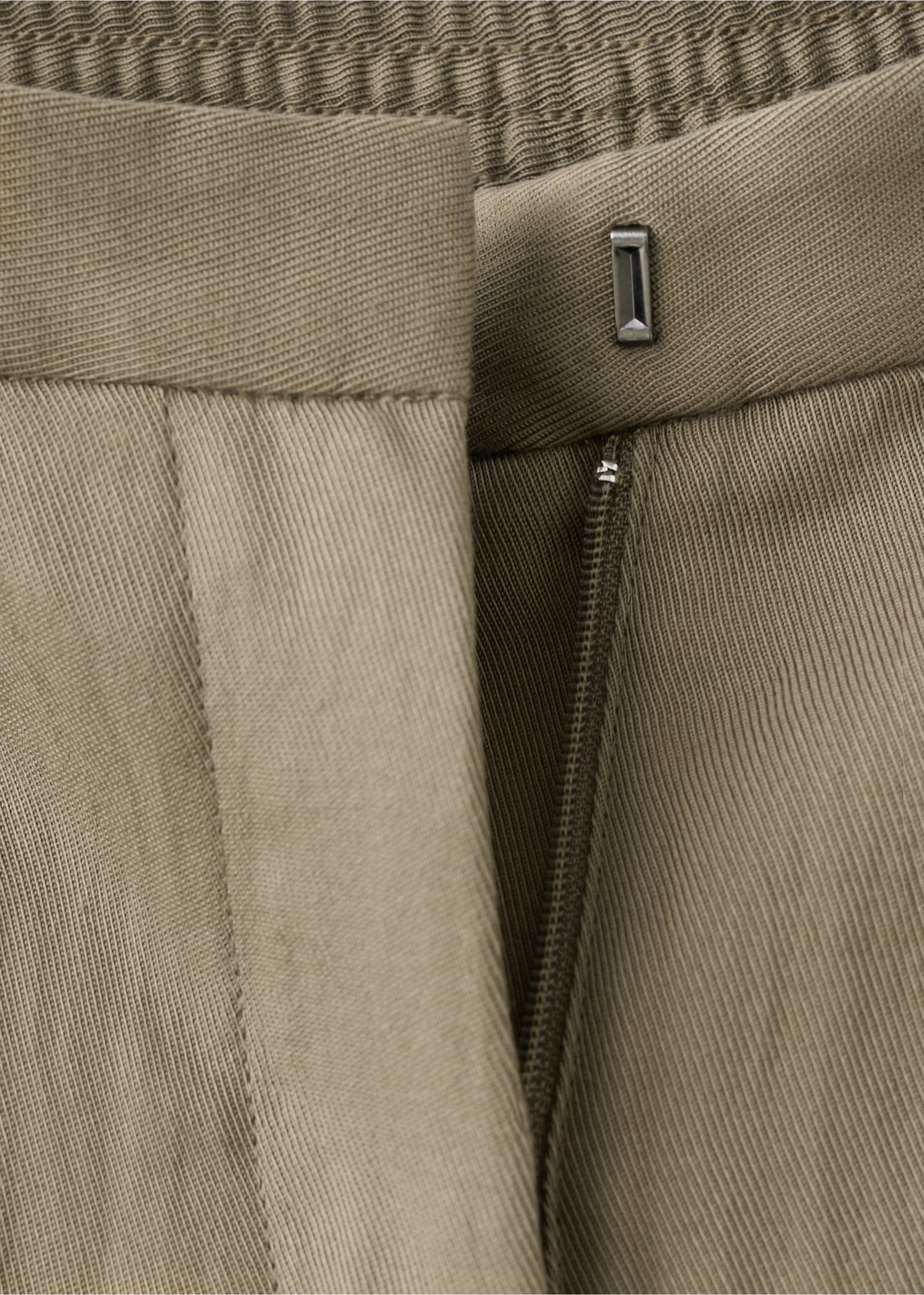 High-waisted lyocell trousers - Details of the article 8, Khaki. Ref: 27065964-00.
