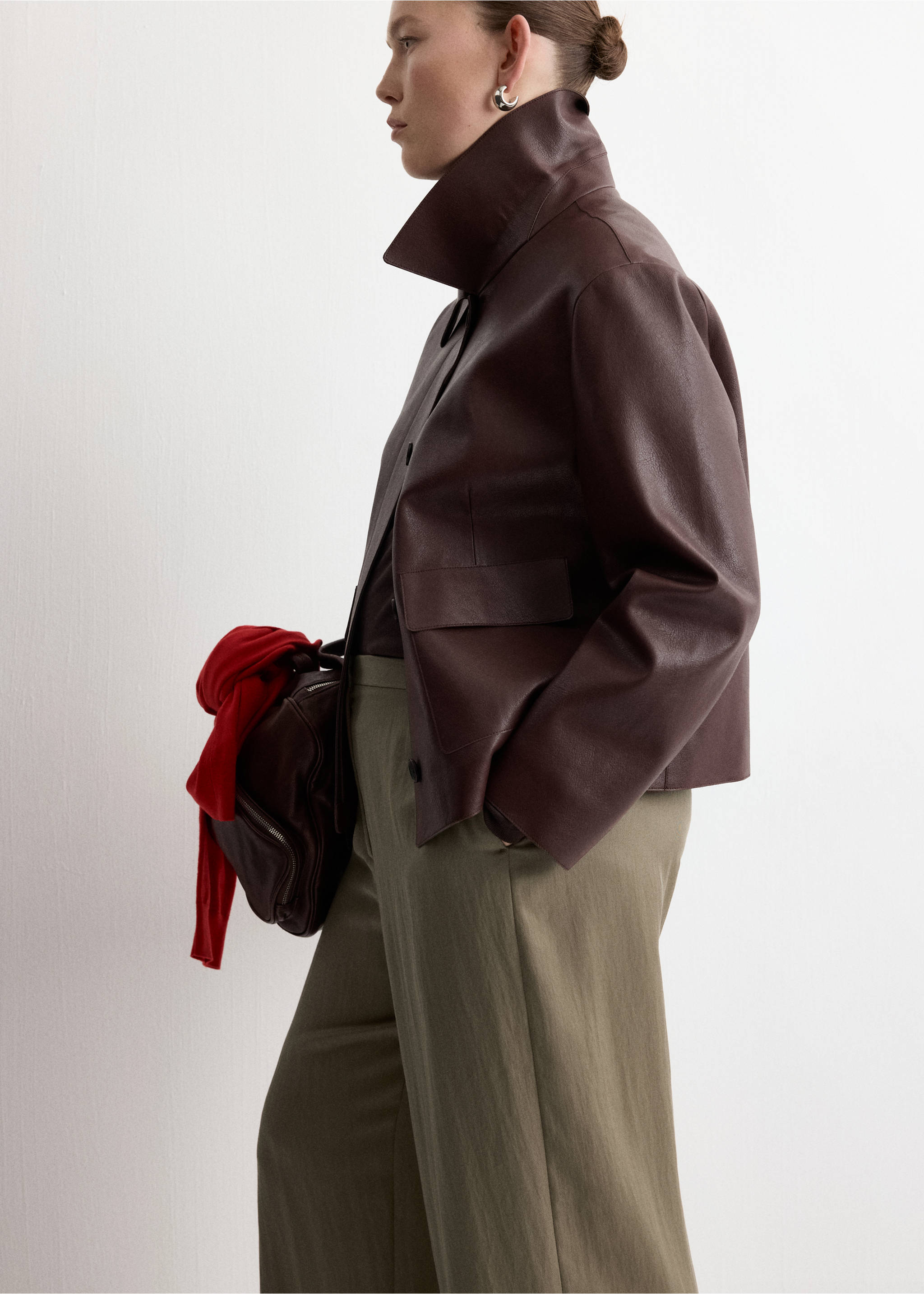 High-waisted lyocell trousers - Details of the article 5, Khaki. Ref: 27065964-00.