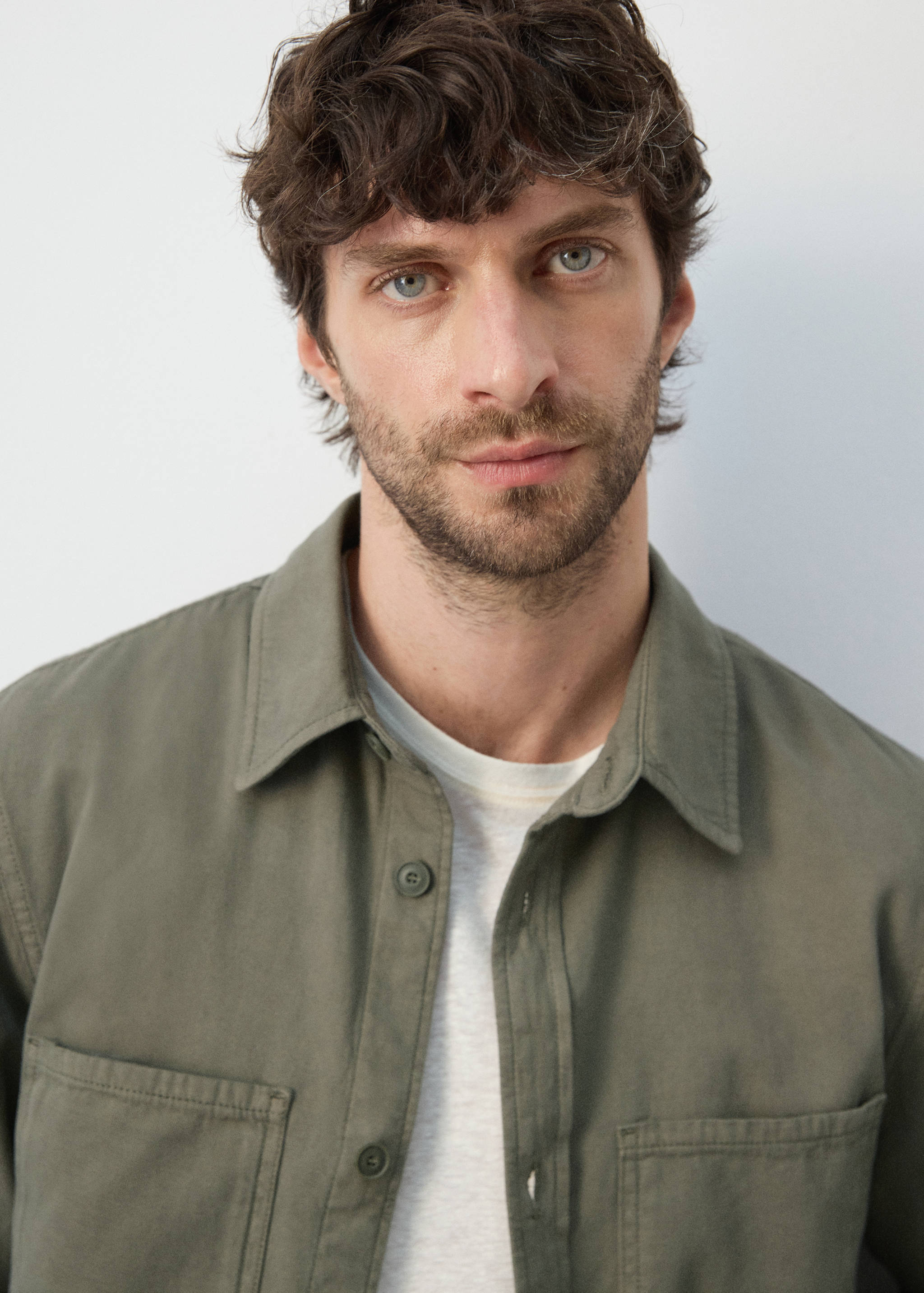 100% cotton overshirt with pockets - Details of the article 1