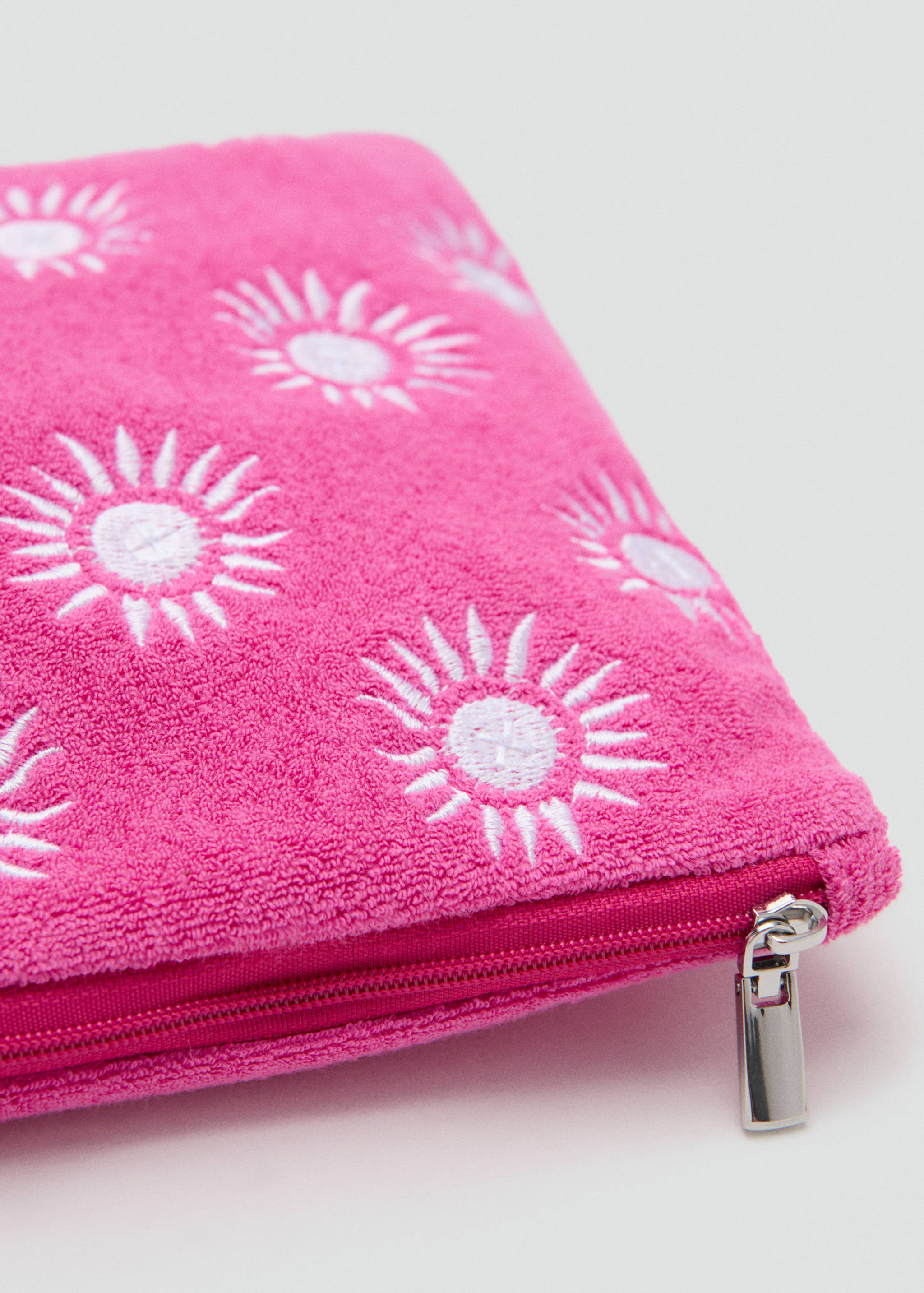 Embroidered cosmetic bag - Details of the article 1
