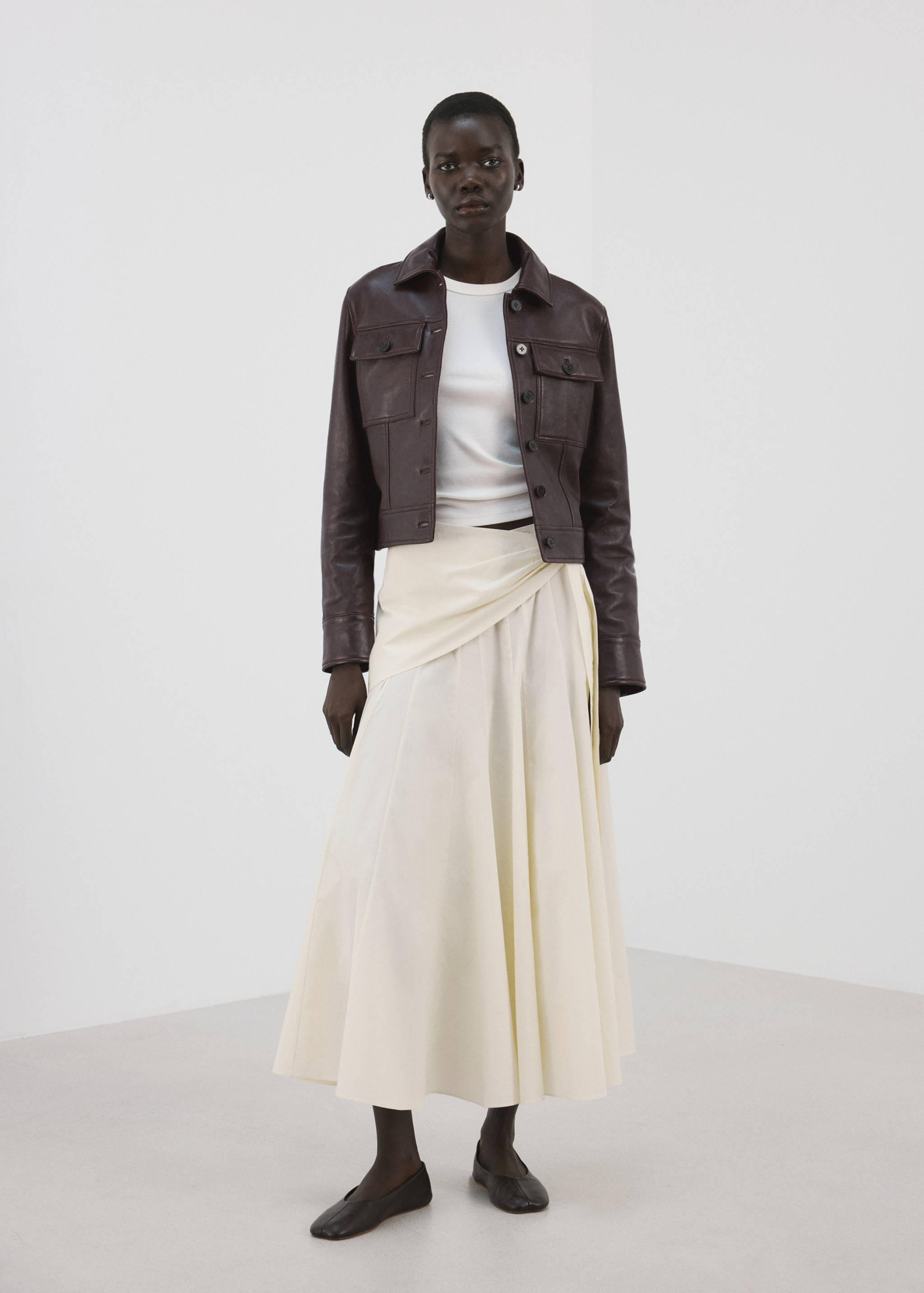 Falda evasé detalle pañuelo - Plano general