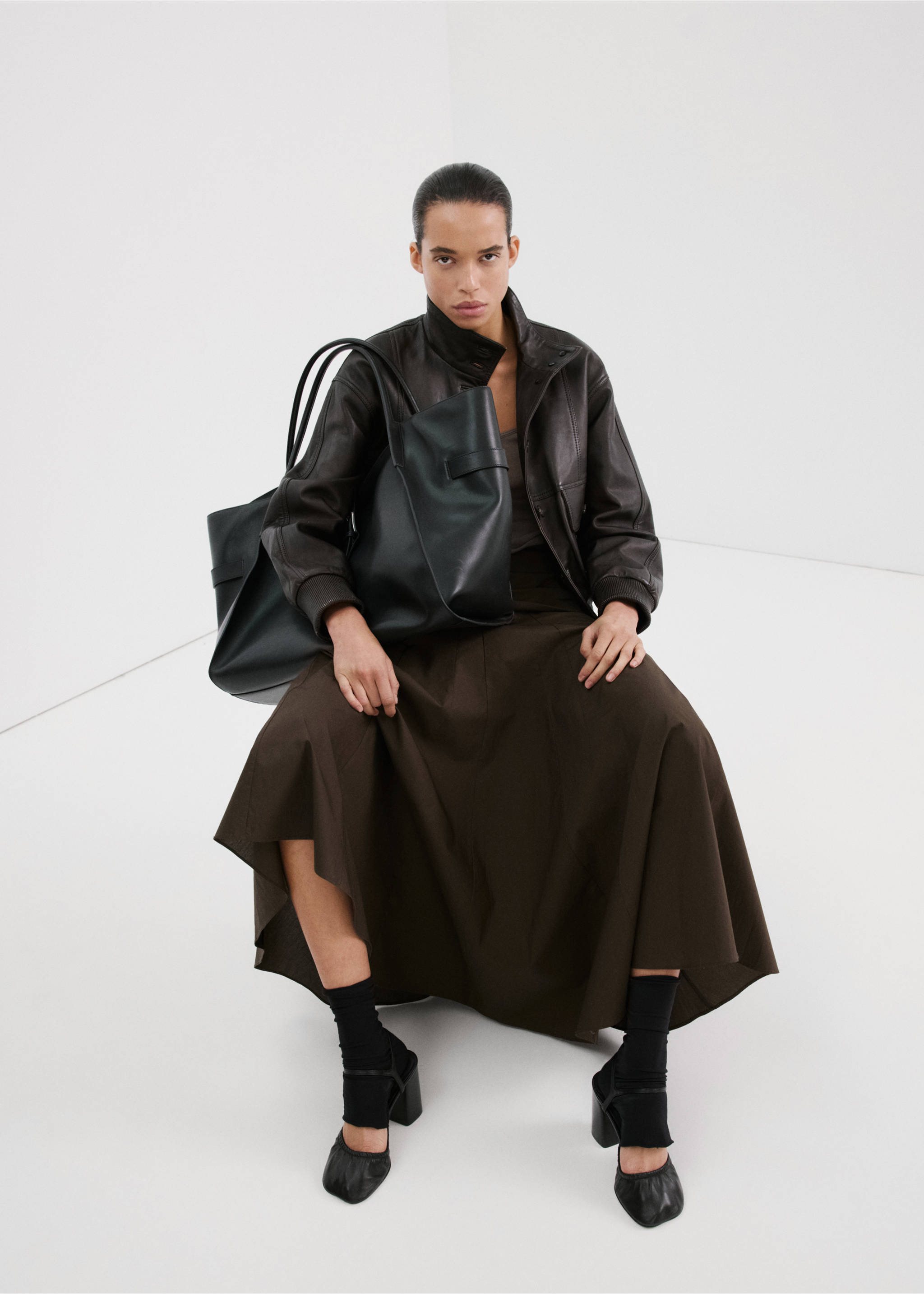 Jupe évasée détail foulard - Détail de l'article 2, Chocolat. Ref: 27065971-00.