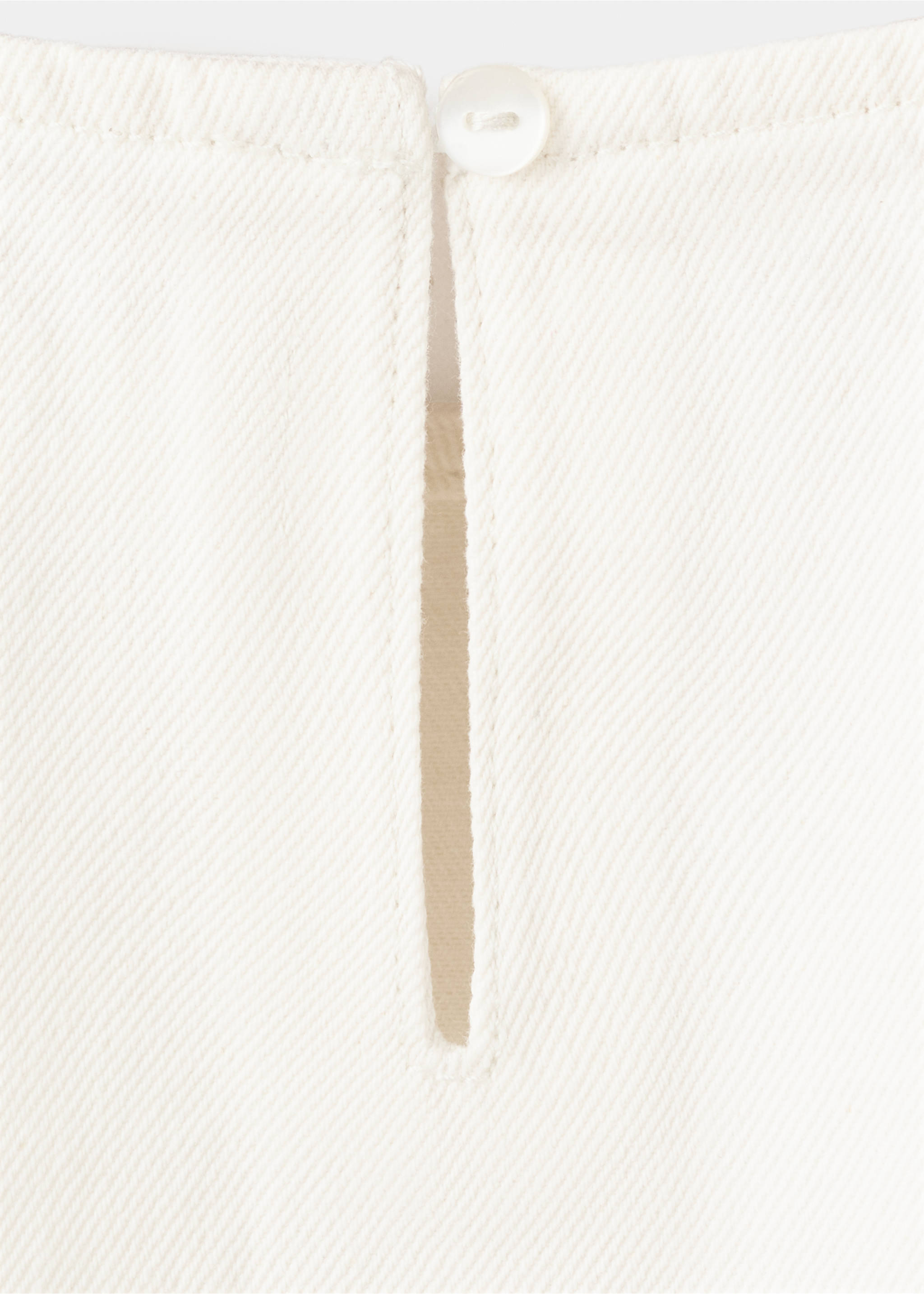 توب جينز مطرز - تفاصيل المنتج 0, بيج فاتح. Ref: 27065973-00.