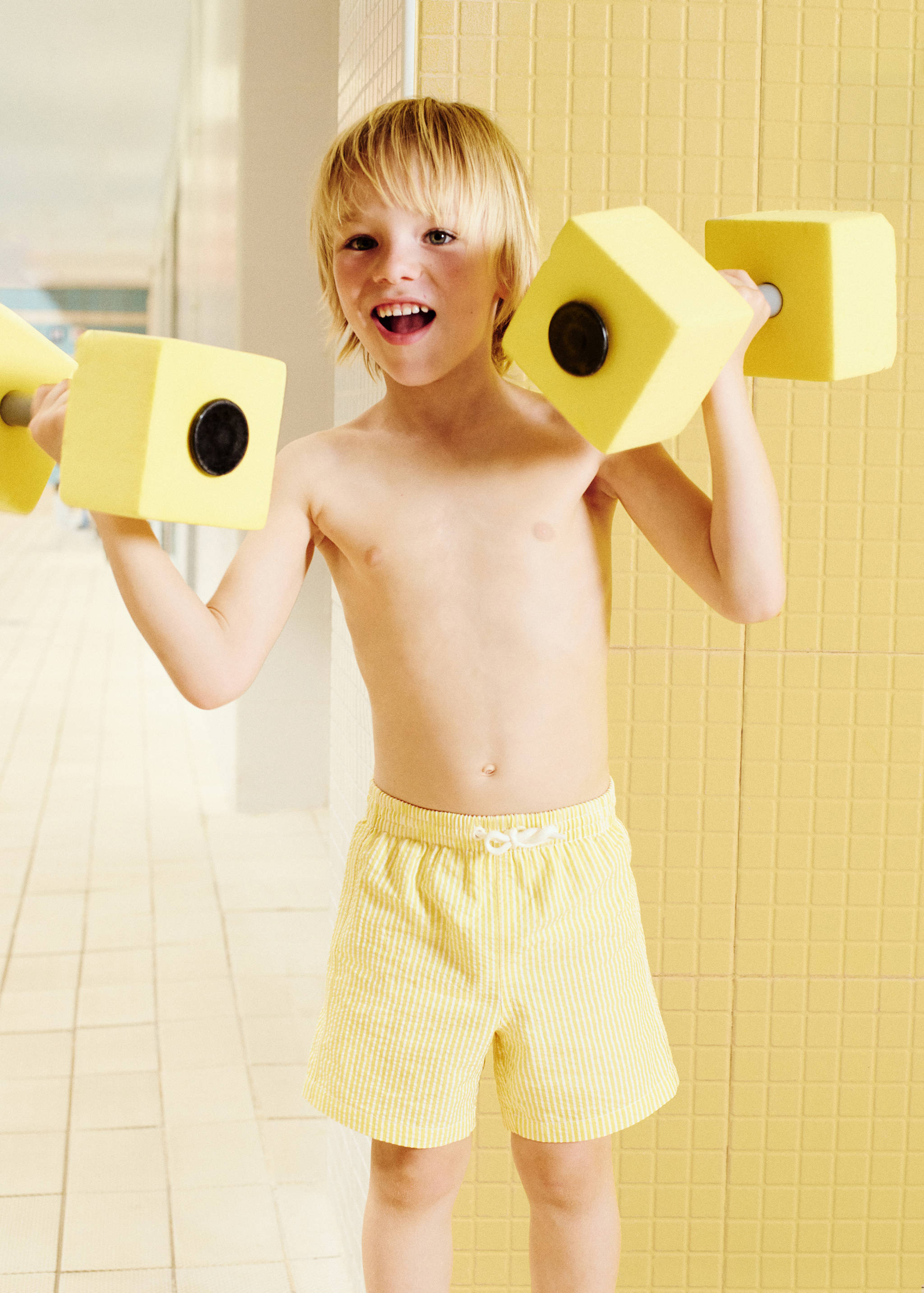 Gestreepte zwembroek met aansnoerkoord - Detail van het artikel 5