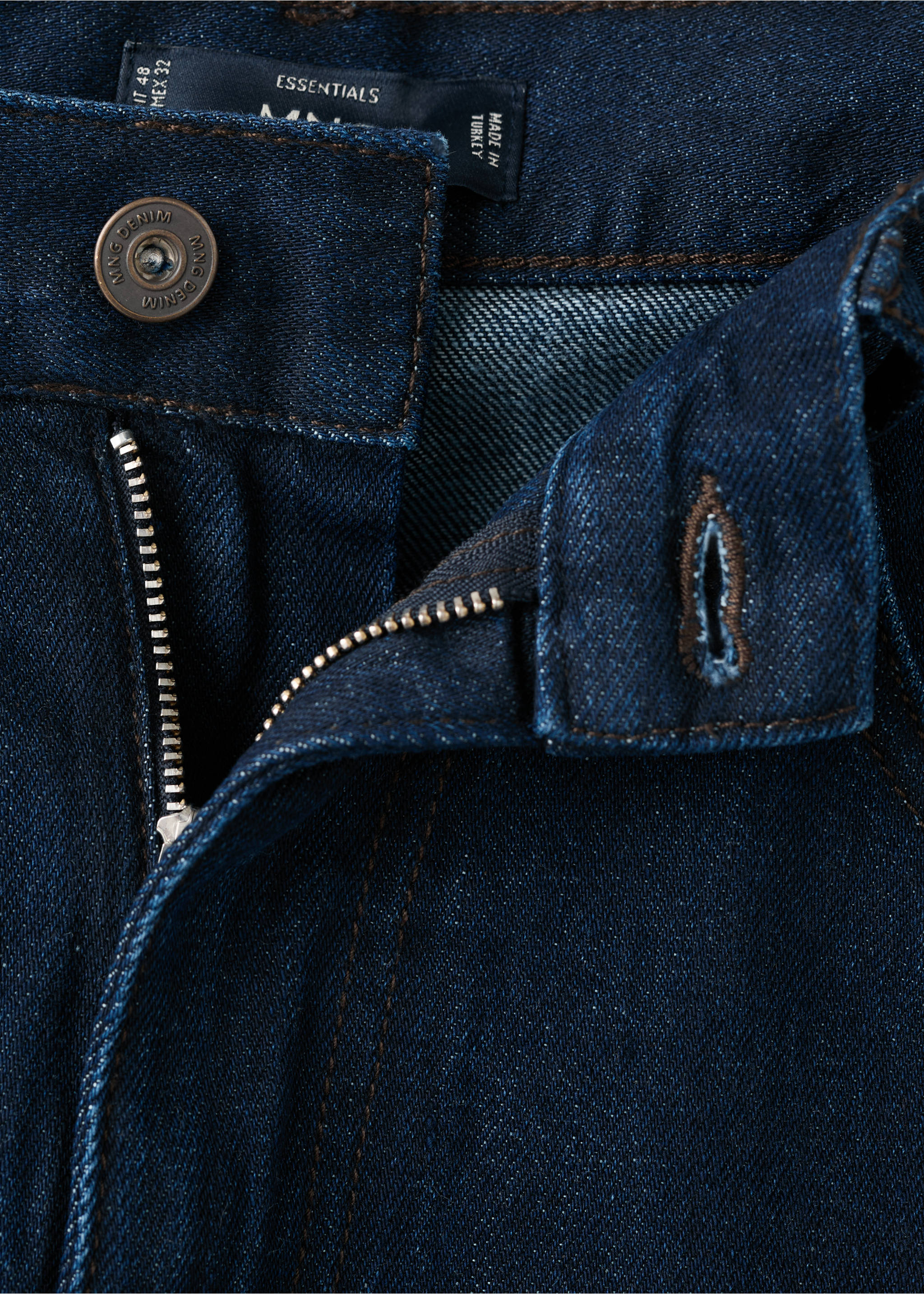100% cotton regular fit cropped jeans - Details of the article 8, Open Blue. Ref: 27065982-00.