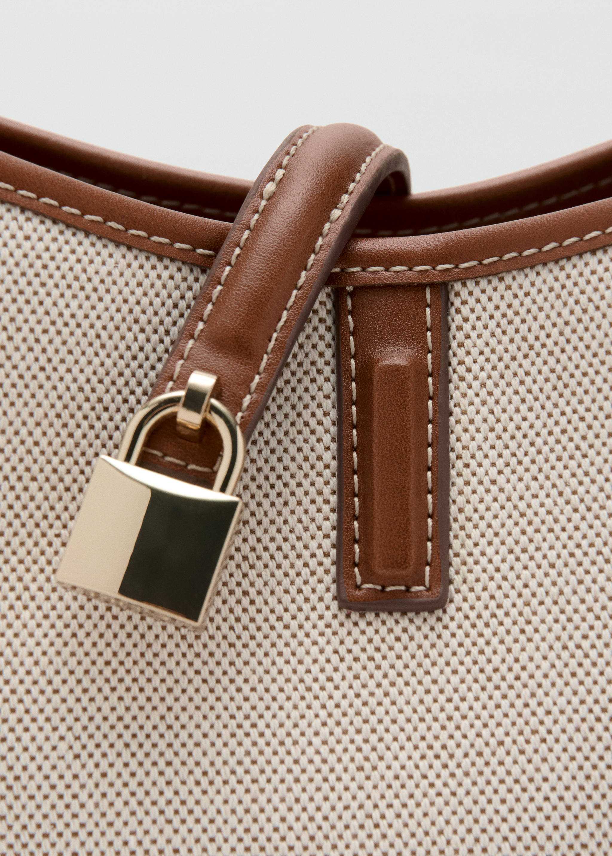 Contrasting canvas bucket bag - Details of the article 2