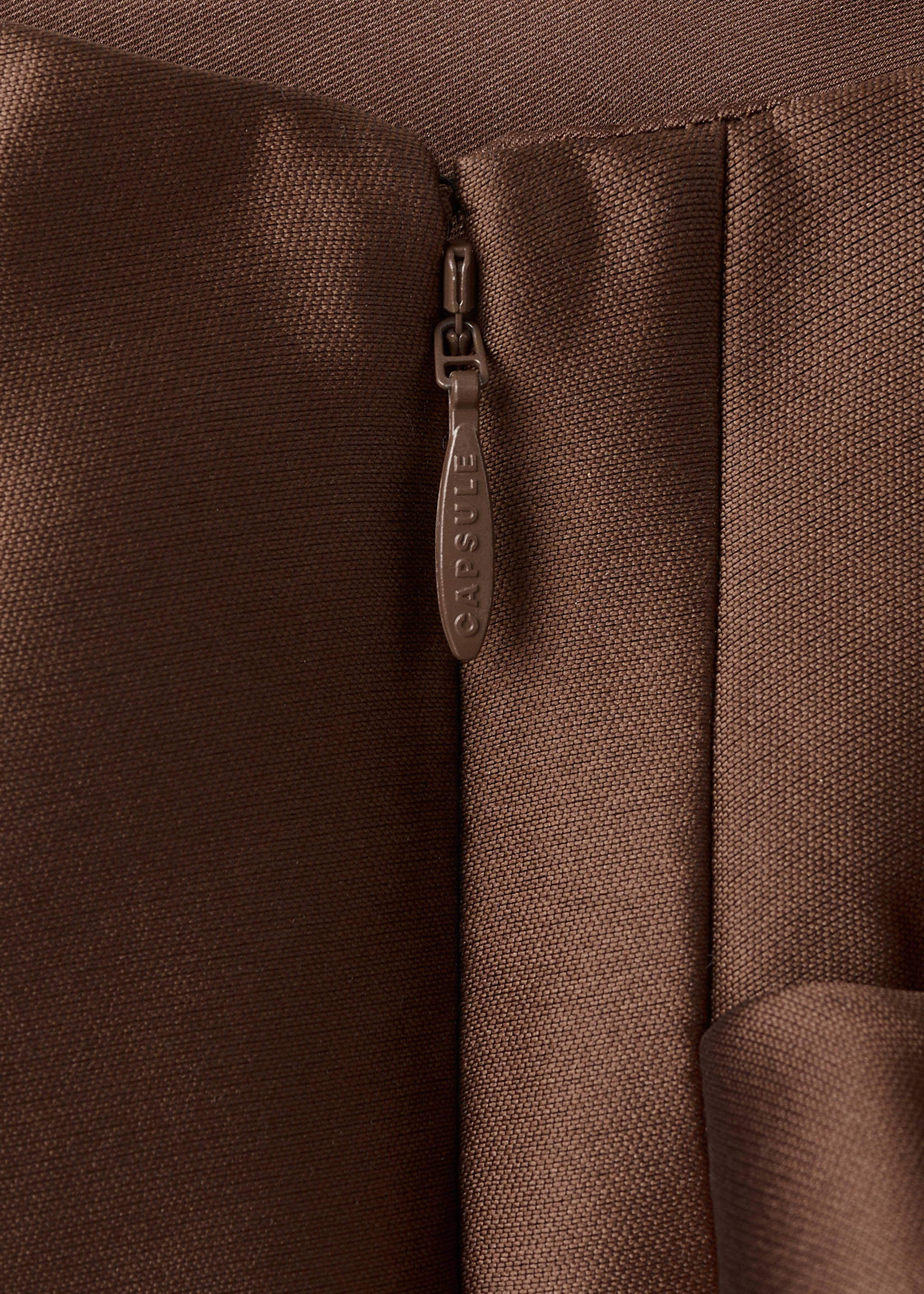 Drapiertes Kleid mit asymmetrischem Design - Detail des Artikels 8