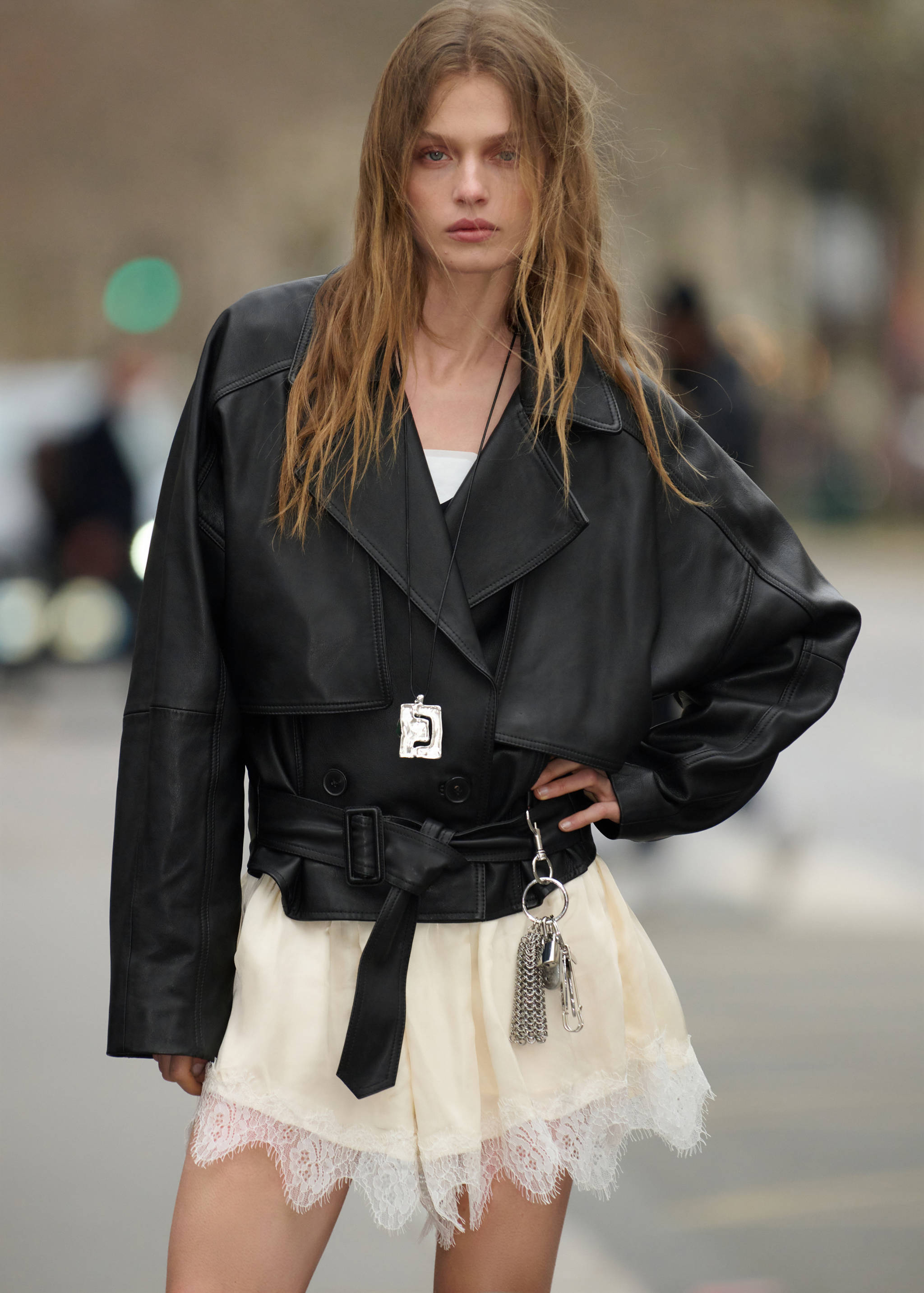 Veste cuir ceinture - Plan moyen