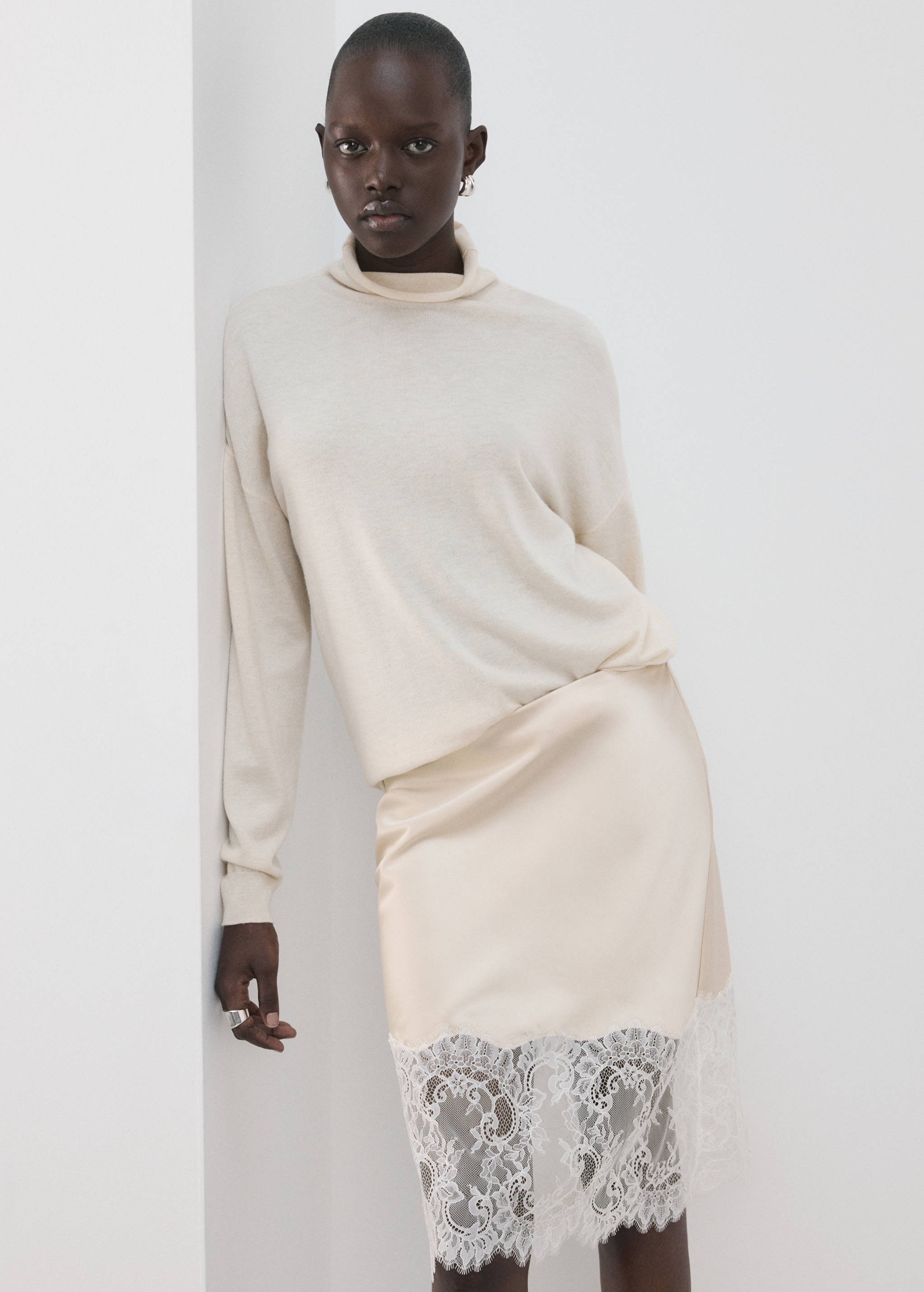 Faldilla llenceria blonda - Pla mig