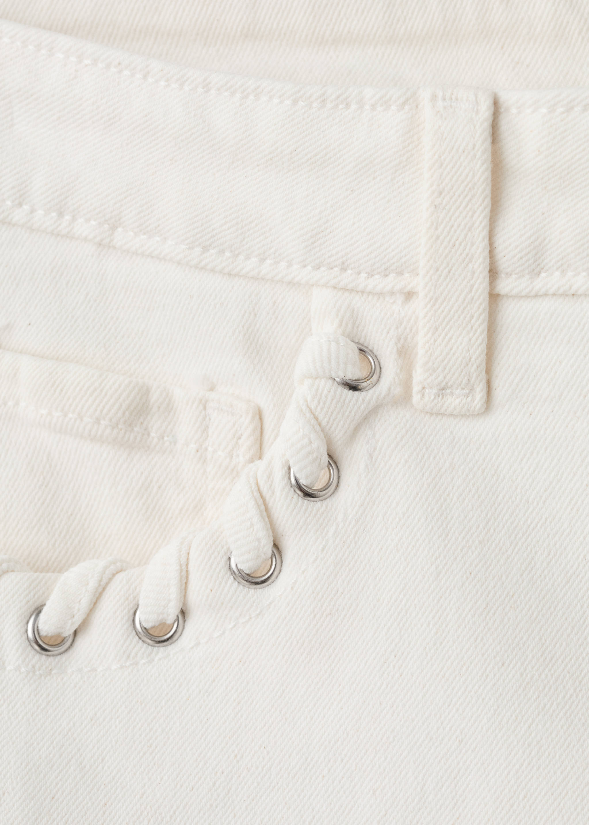 Mini shorts with decorative details - Details of the article 8