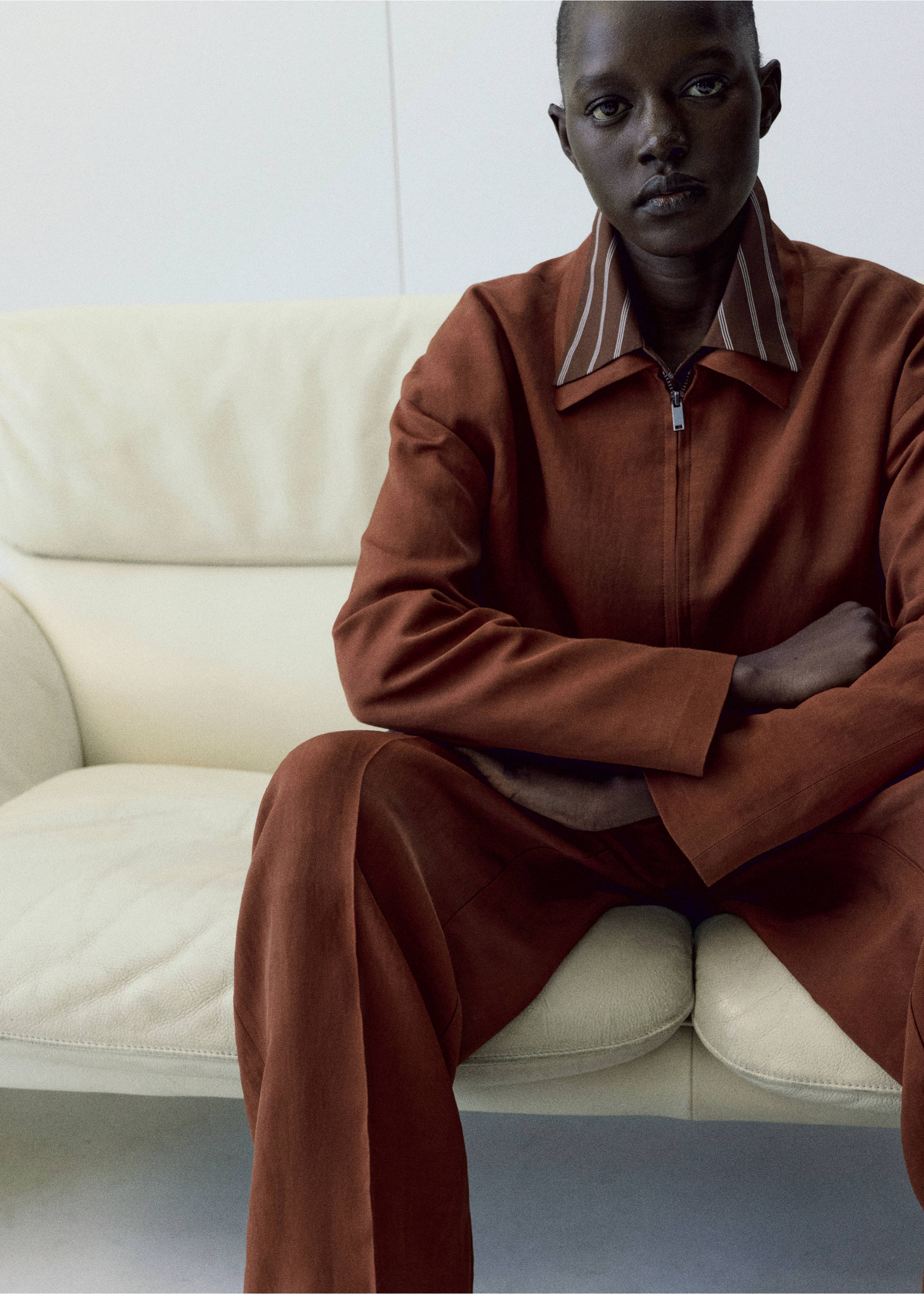 Linen-blend jacket with pockets - Details of the article 1, Russet. Ref: 27066348-02.