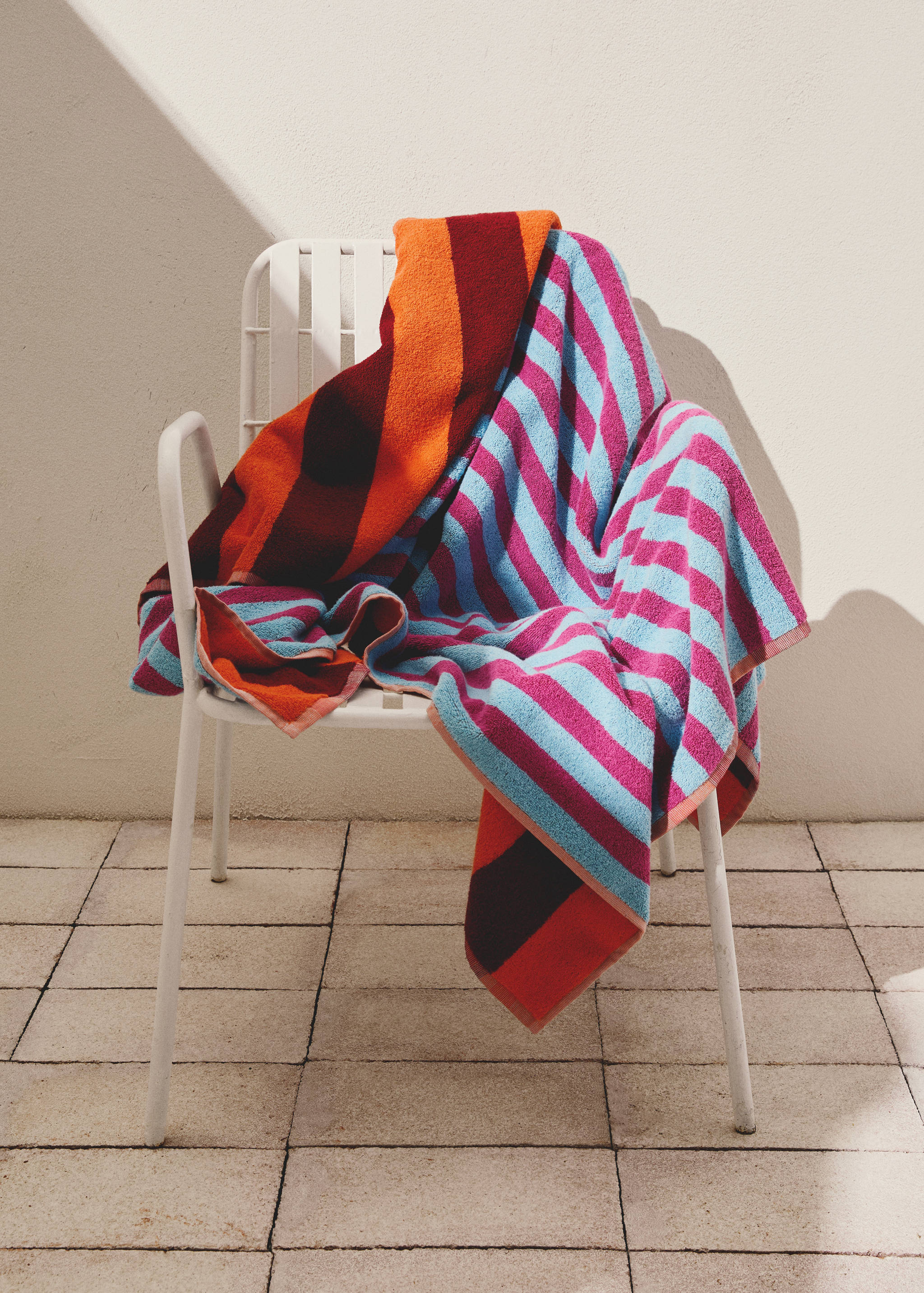 Reversible striped beach towel - General plane