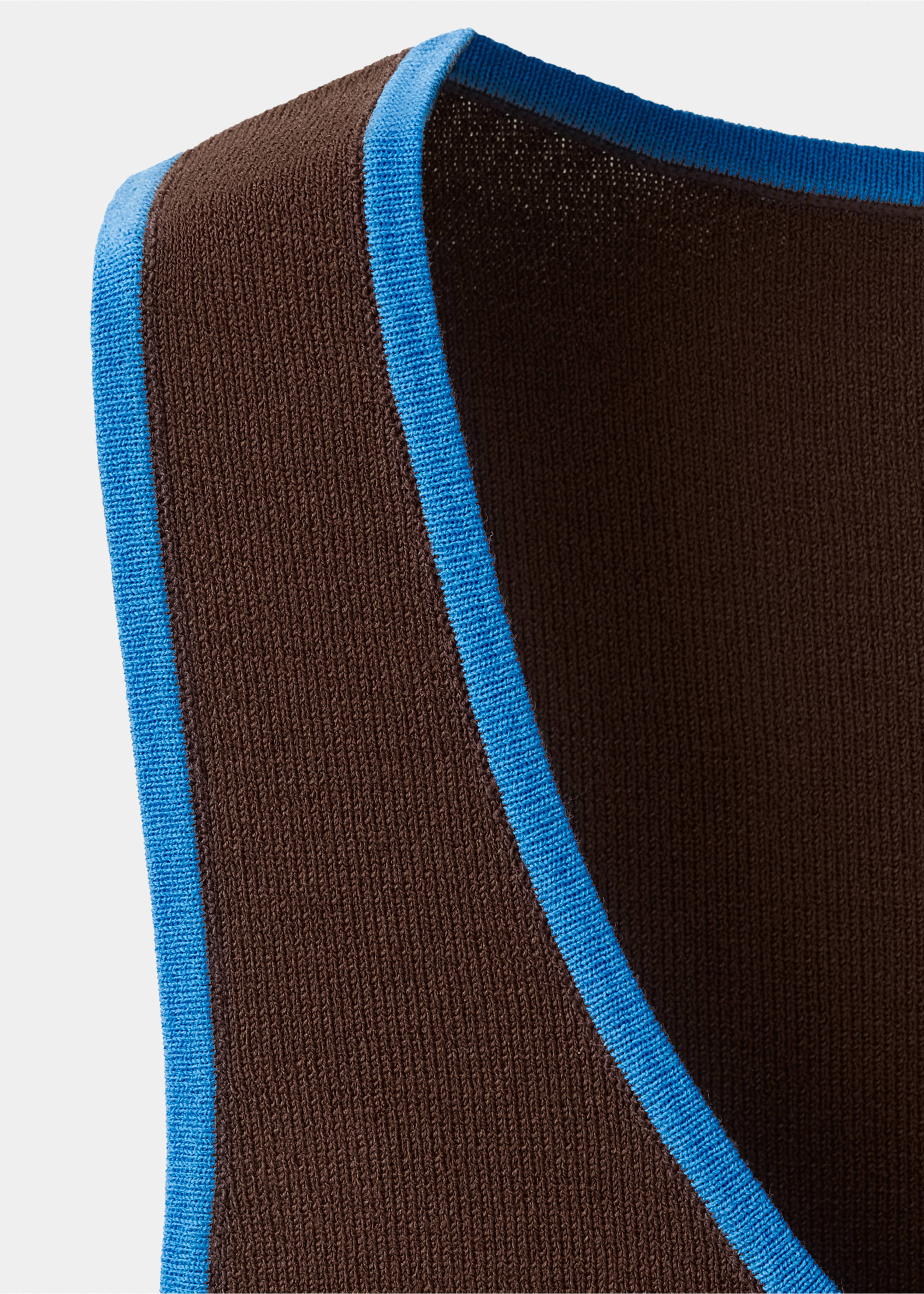 Top cu guler contrast - Detaliu al articolului 8, Maro. Ref: 27066353-00.