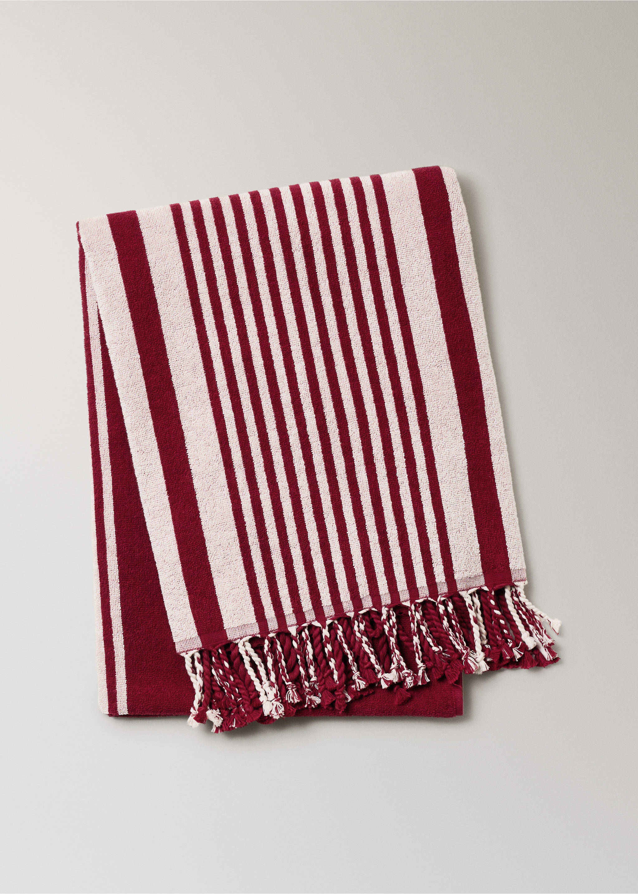 Strandhåndkle med striper og frynsedetaljer - Artikkel uten modell, Rødbrun. Ref: 27066357-00.