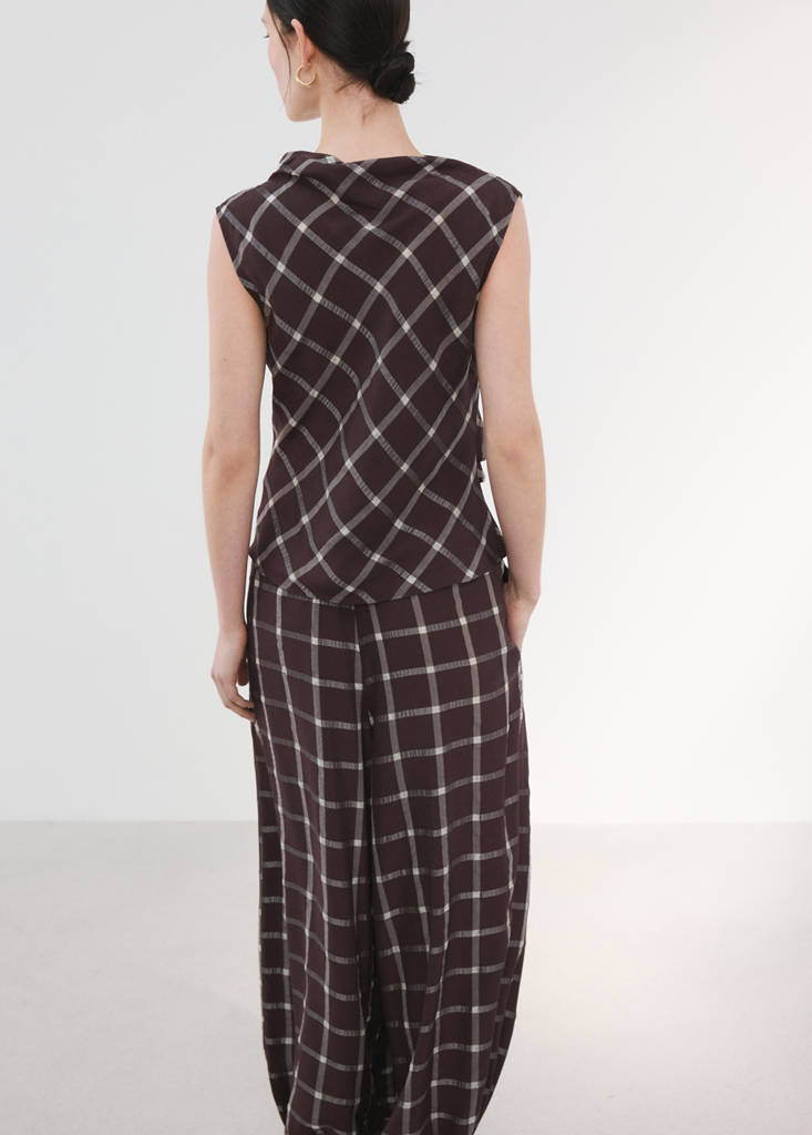 Fitted top with draped neckline — Burgundy
