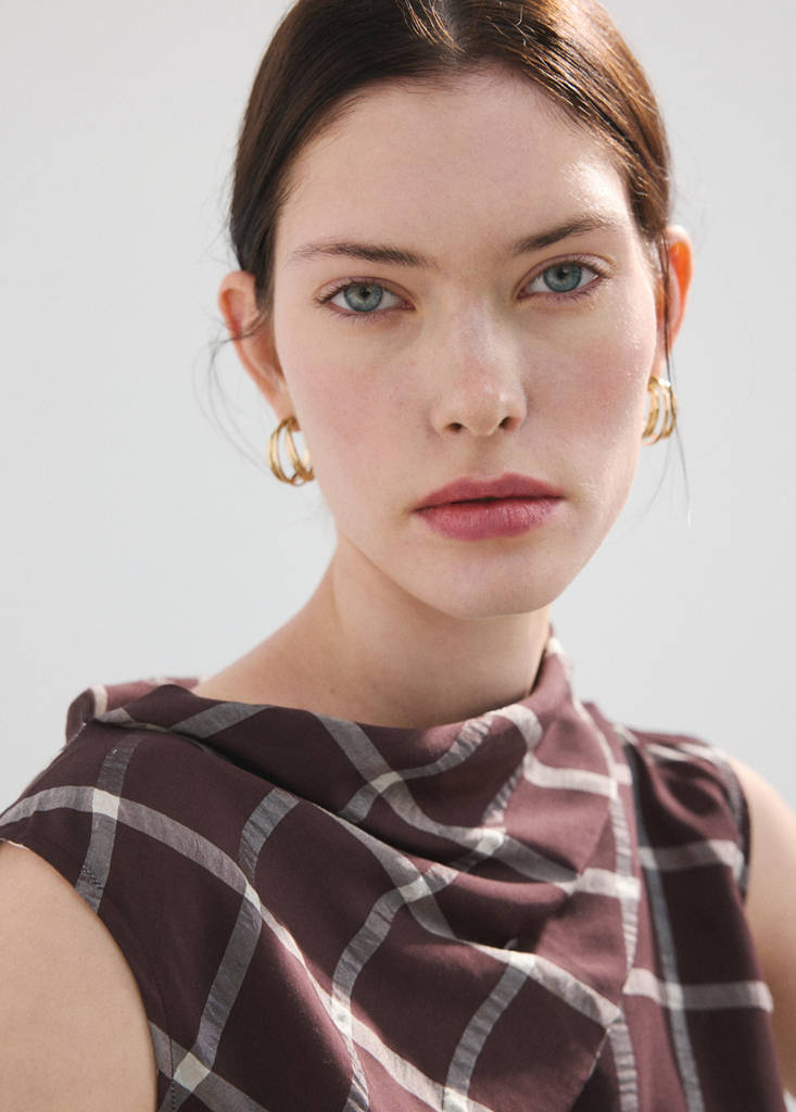 Fitted top with draped neckline — Burgundy
