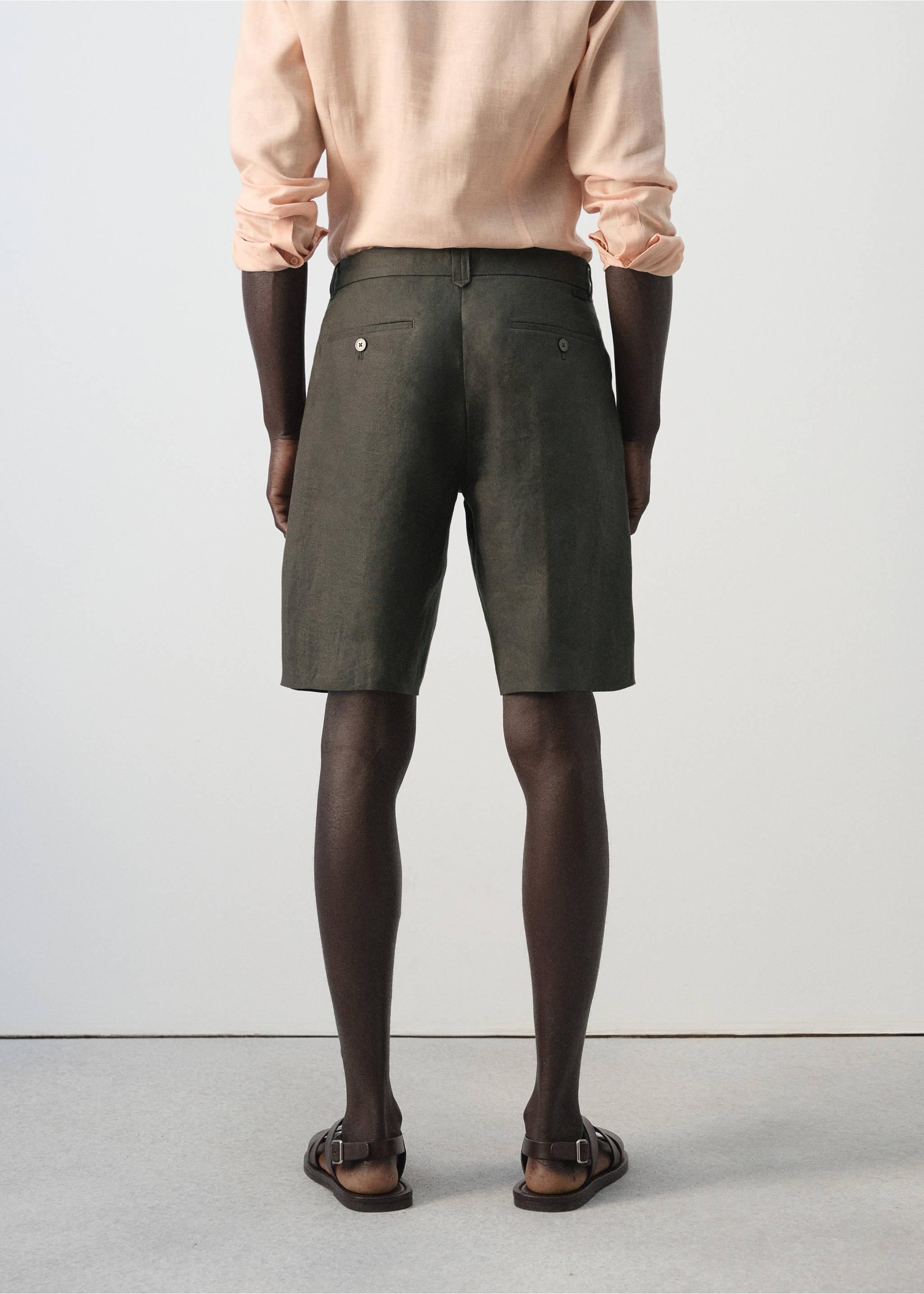 Bermuda slim-fit 100 % lin - Verso de l’article, Chocolat. Ref: 27066709-00.