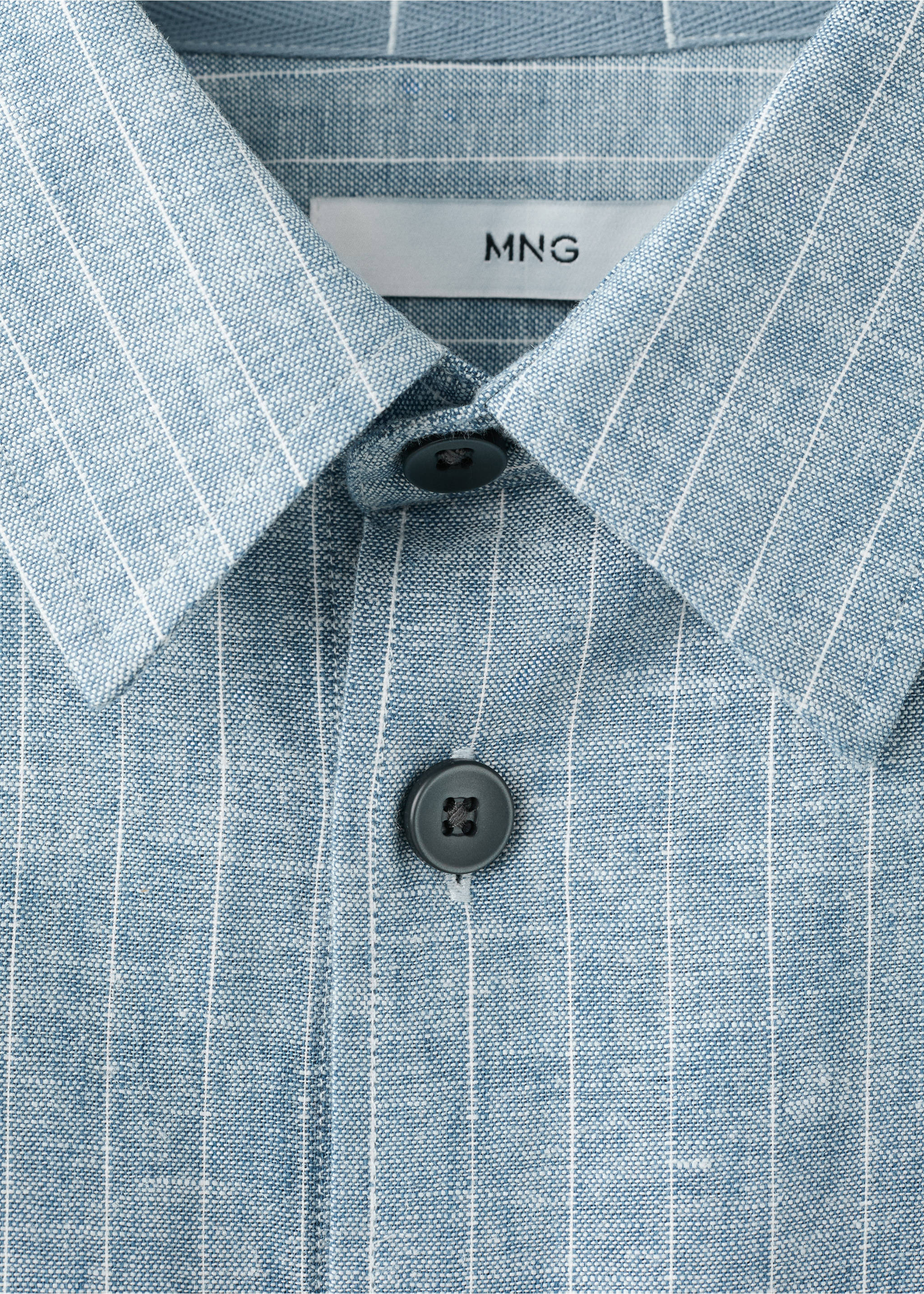 Camisa às riscas de mistura de linho e algodão - Pormenor do artigo 8, Azul-marinho. Ref: 27066710-00.