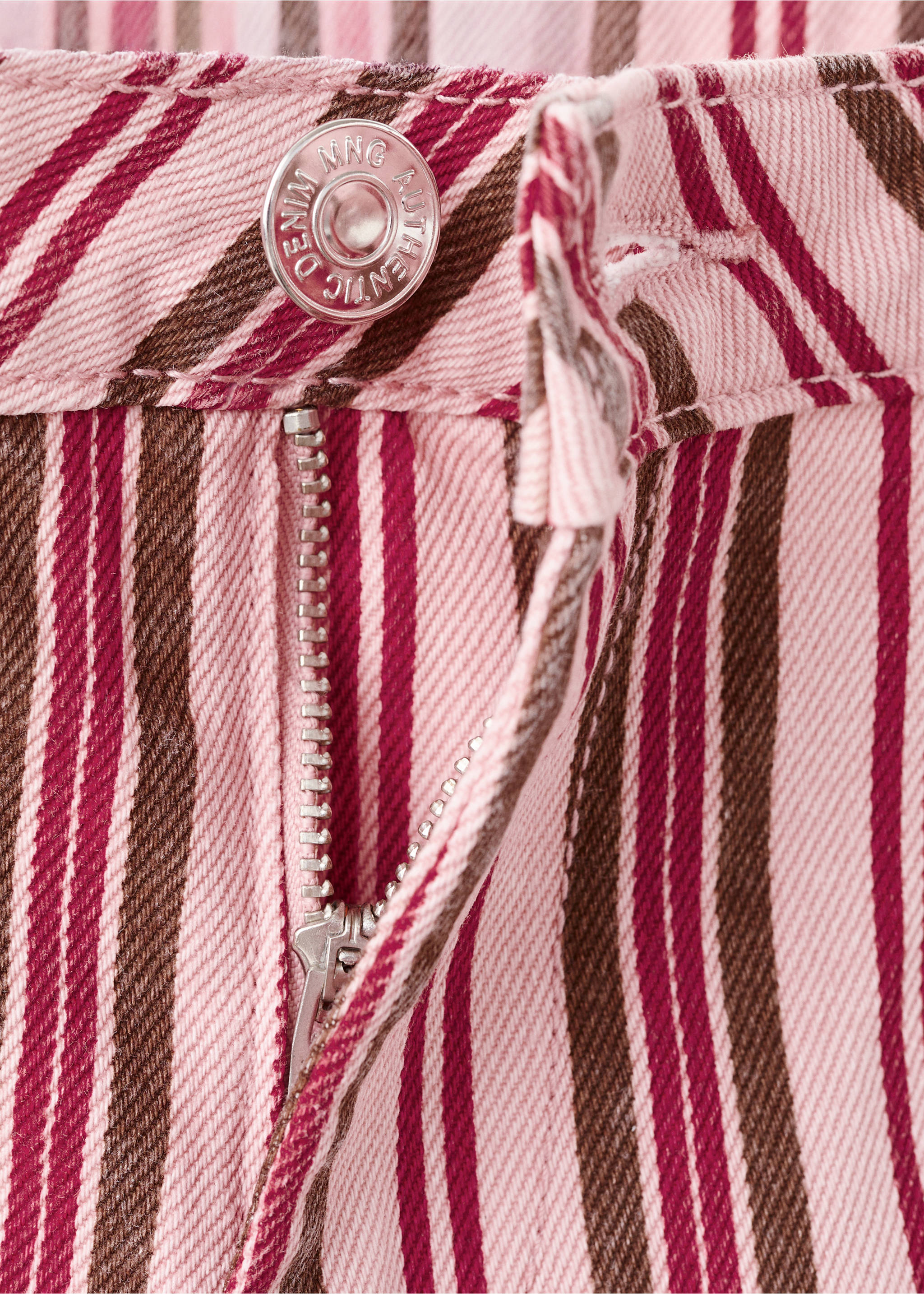 Minishorts ratlles - Detall de l'article 8, Rosa pastel. Ref: 27066726-00.