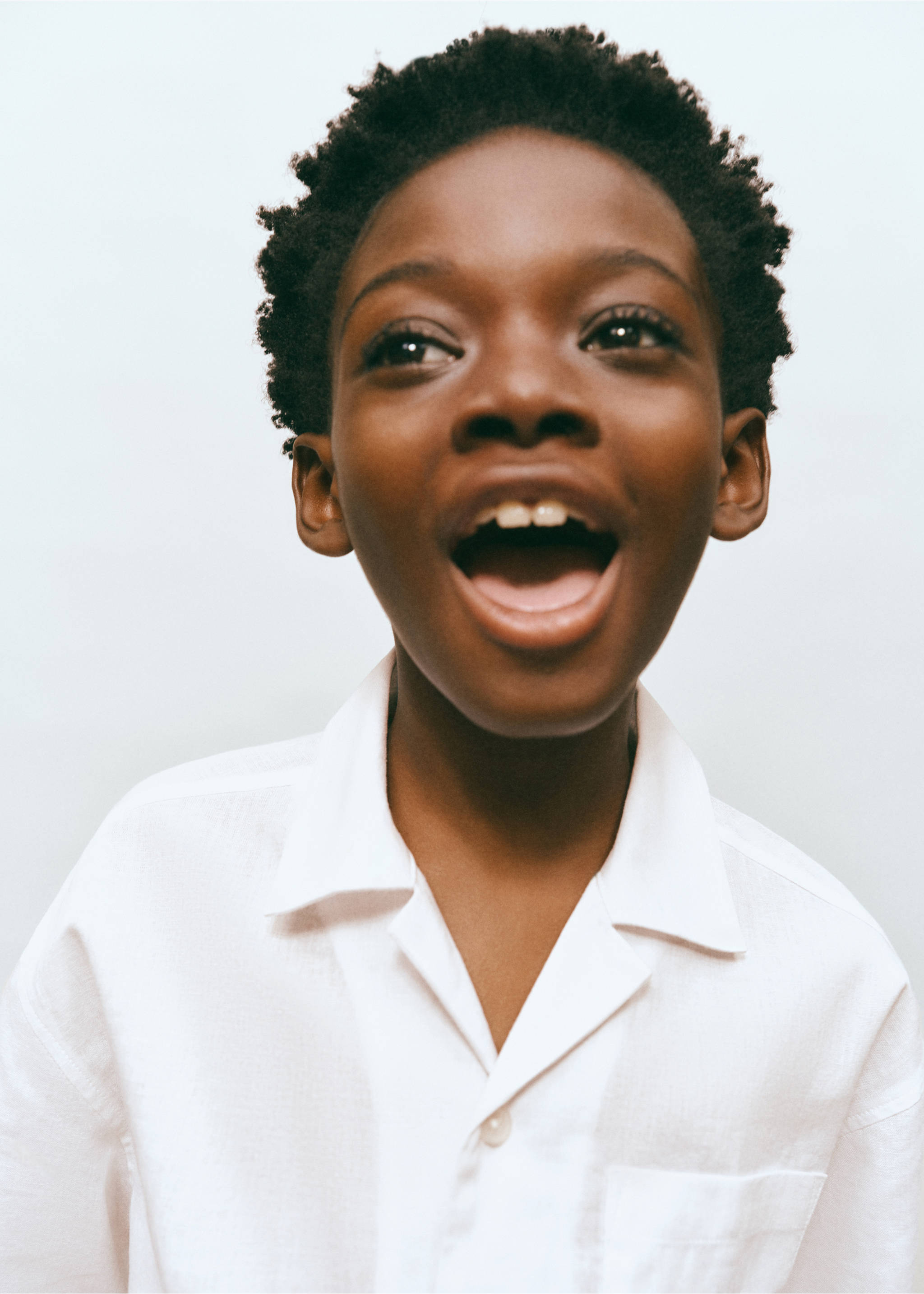 Camisa manga corta lino - Detalle del artículo 1, Blanco. Ref: 27066727-00.