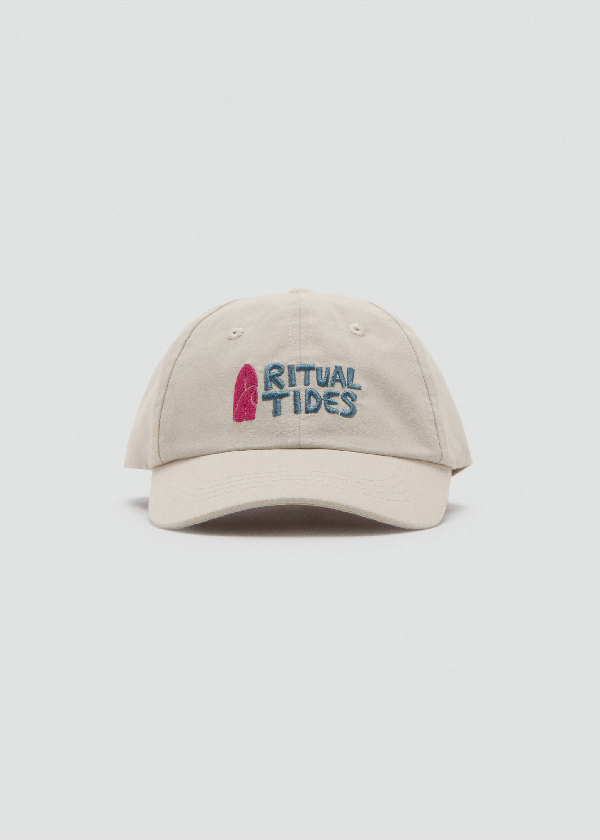 Gorra detalle bordado - Plano medio, Arena. Ref: 27066743-00.