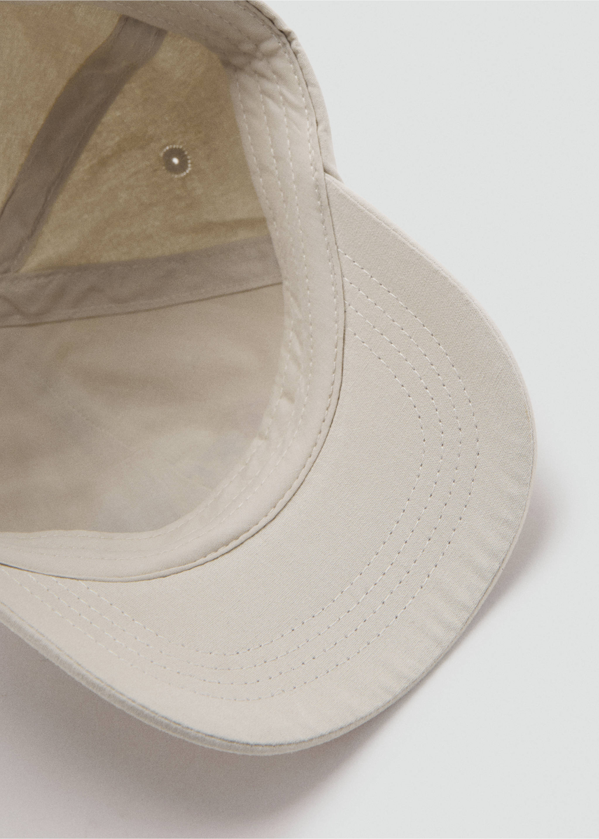 Gorra detalle bordado - Detalle del artículo 2, Arena. Ref: 27066743-00.