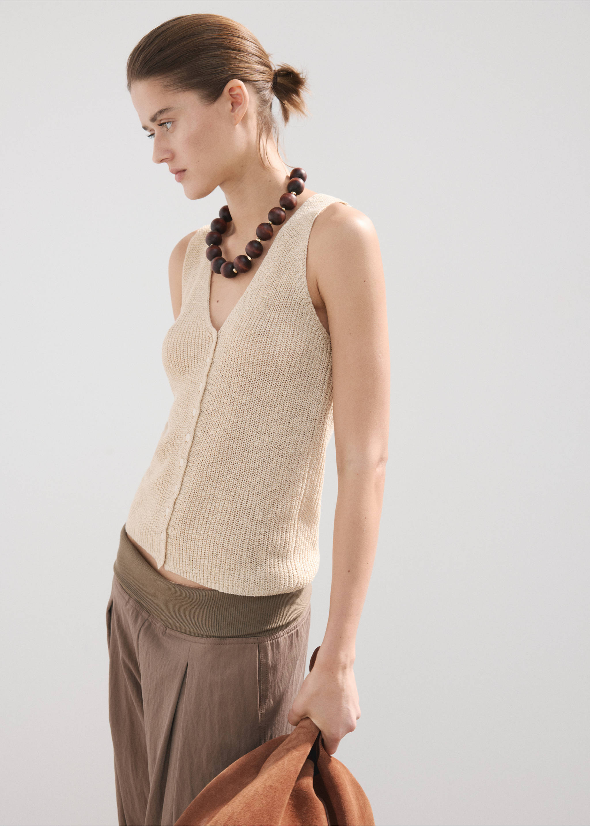 Openwork knitted waistcoat - Medium plane, Sand. Ref: 27067137-00.
