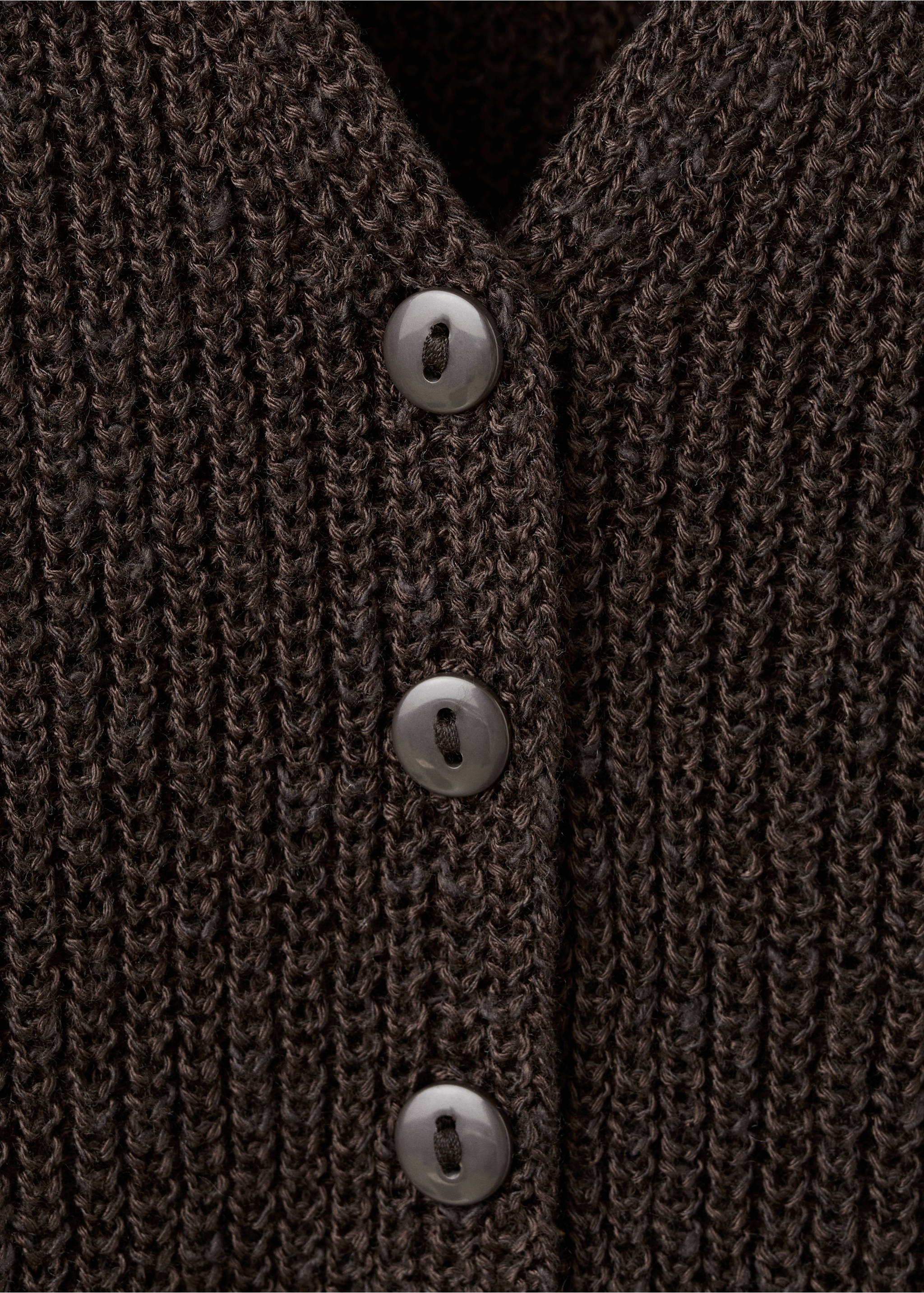 Openwork knitted waistcoat - Details of the article 8, Chocolate. Ref: 27067137-00.
