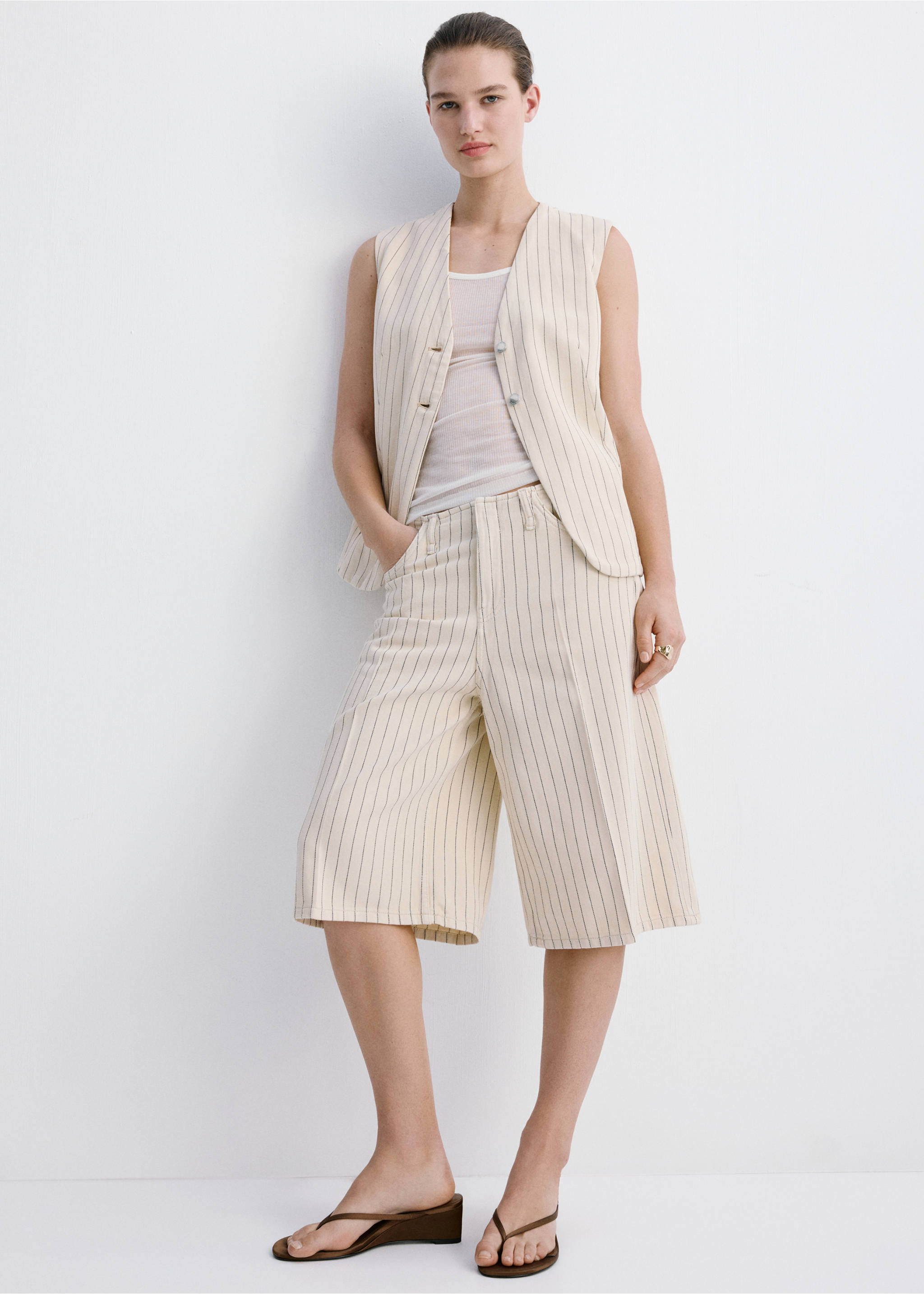 Bermudas rayas tiro medio - Plano general, Vainilla. Ref: 27067139-00.
