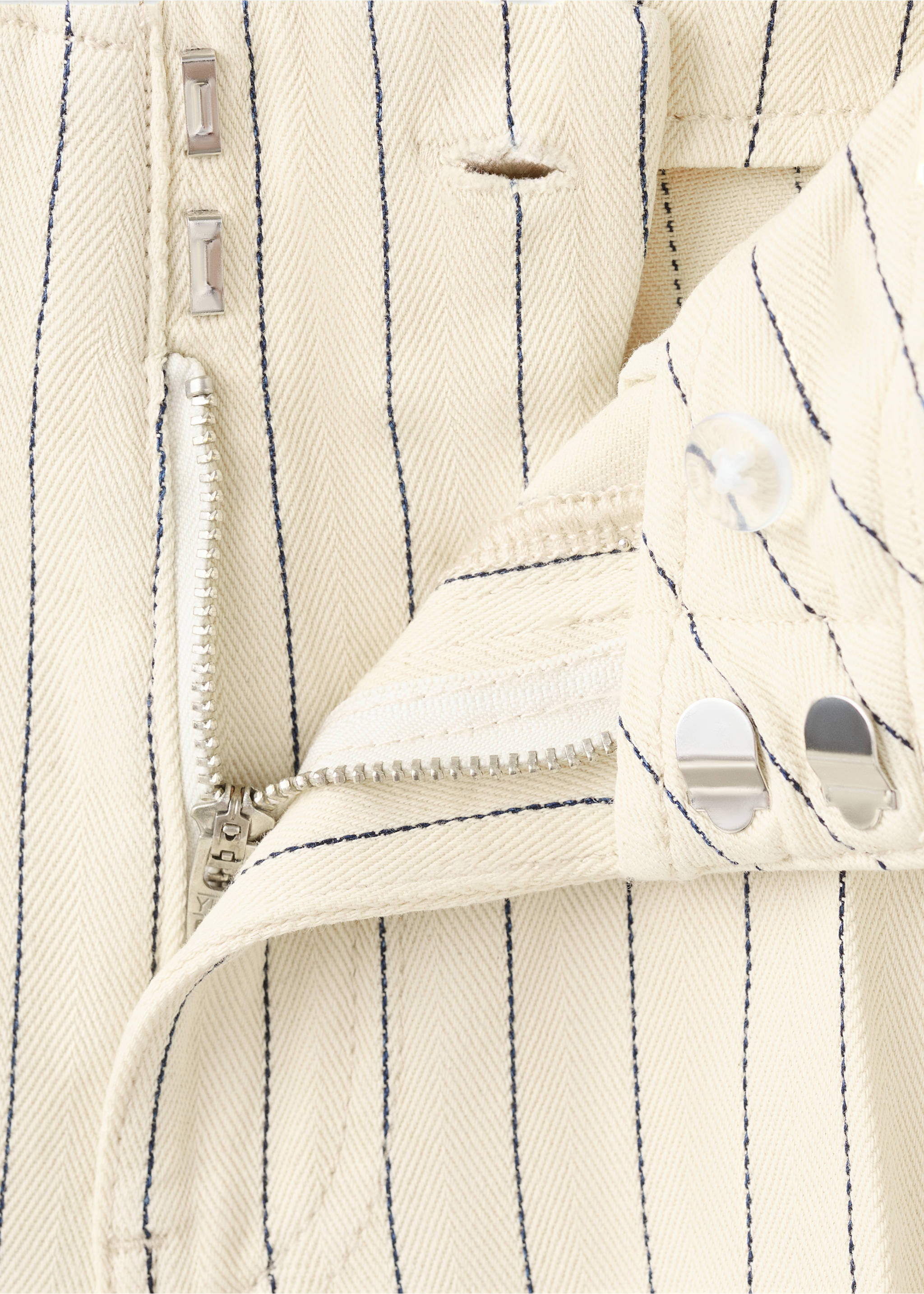 Striped mid-rise Bermuda shorts - Details of the article 8, Vanilla. Ref: 27067139-00.