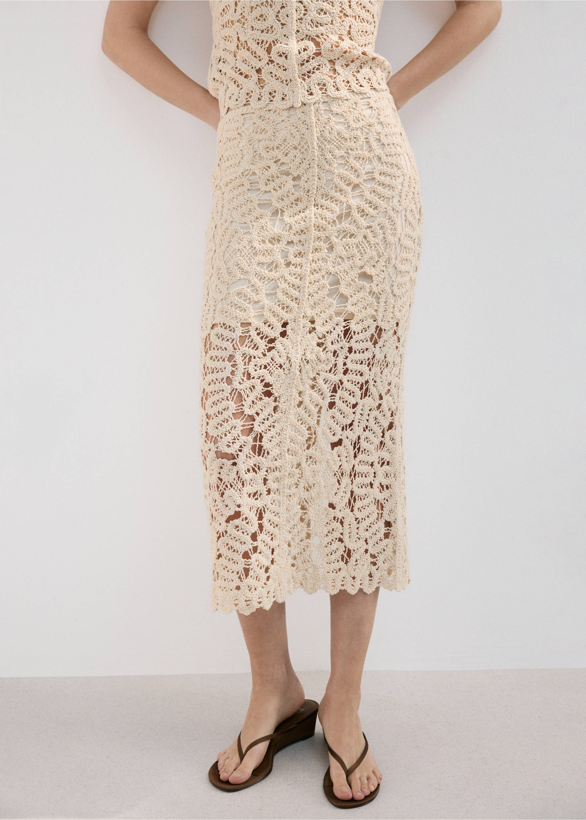 Openwork knitted skirt - Medium plane, Sand. Ref: 27067144-00.