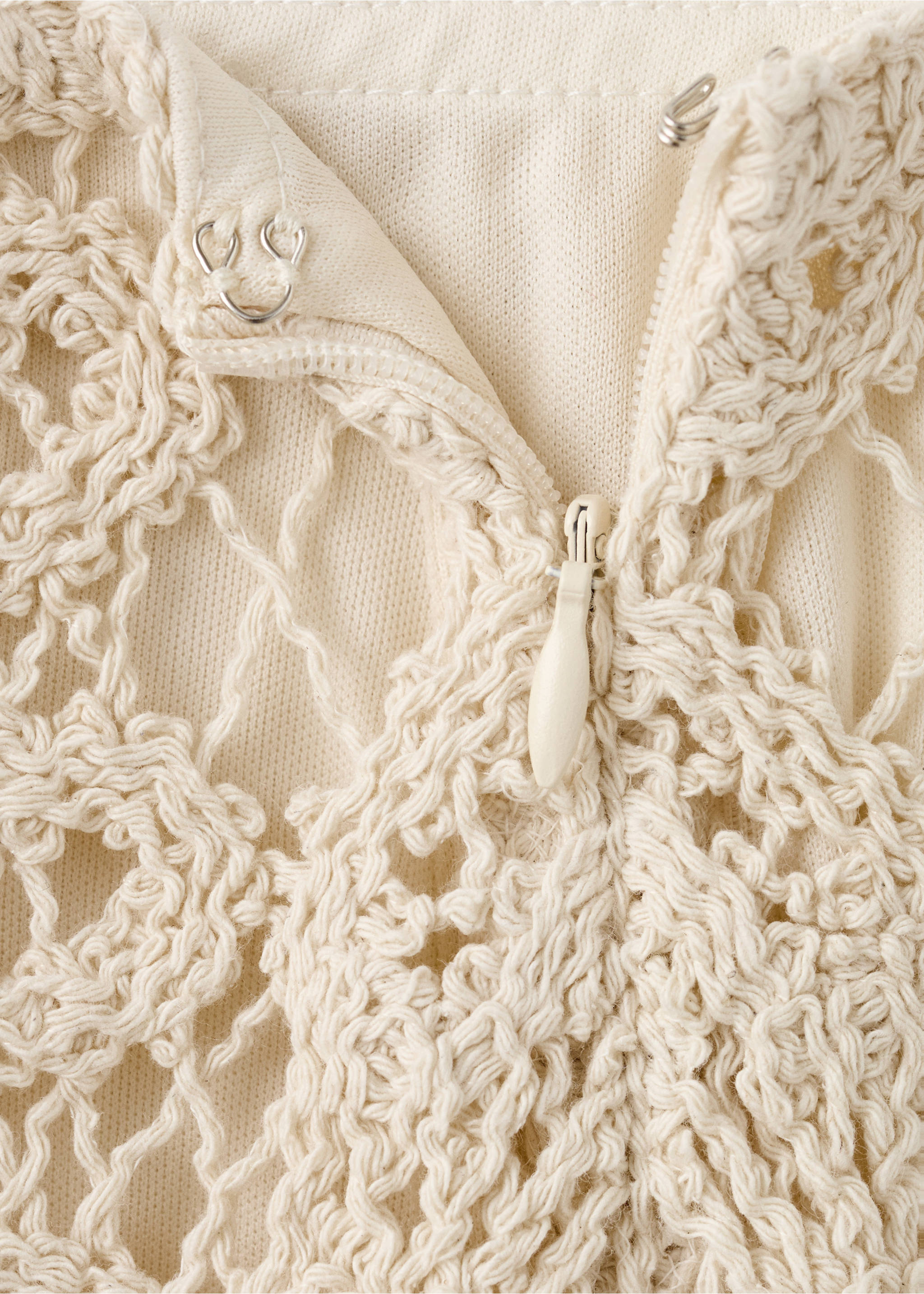 Openwork knitted skirt - Details of the article 8, Sand. Ref: 27067144-00.