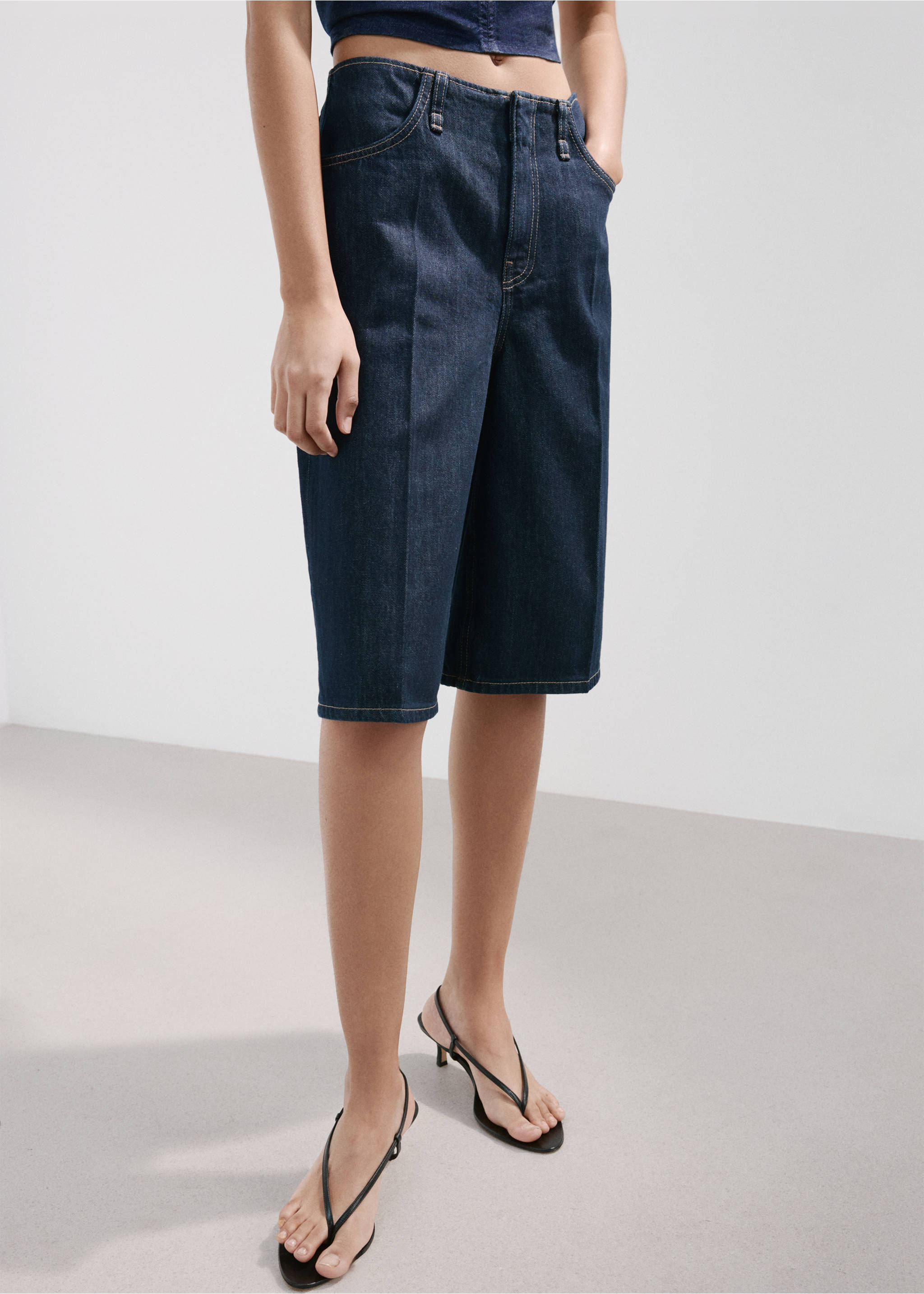 Mid-rise denim bermuda jorts - Details of the article 4, Open Blue. Ref: 27067149-01.