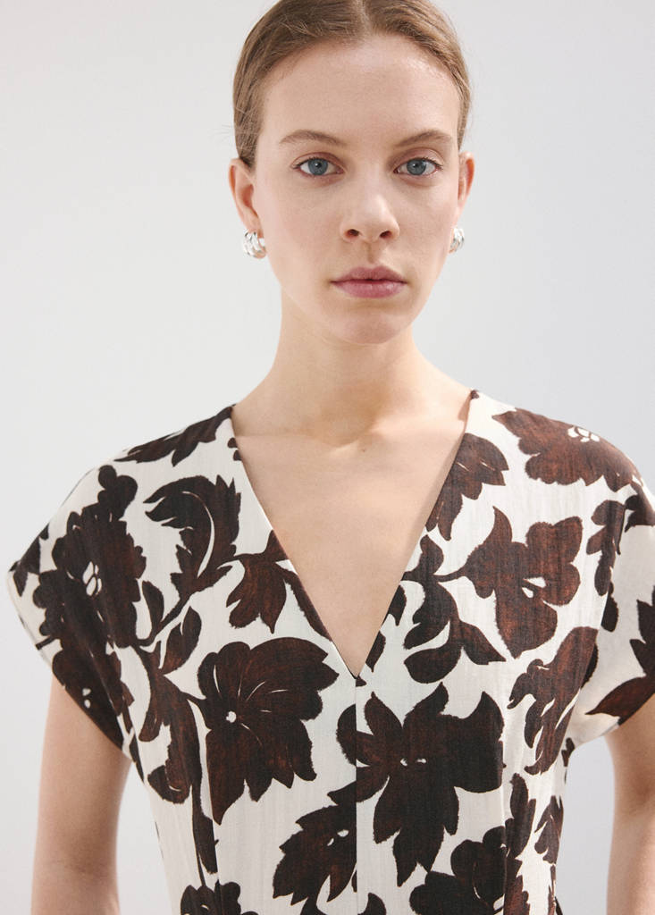 Floral print jumpsuit with belt — Ecru