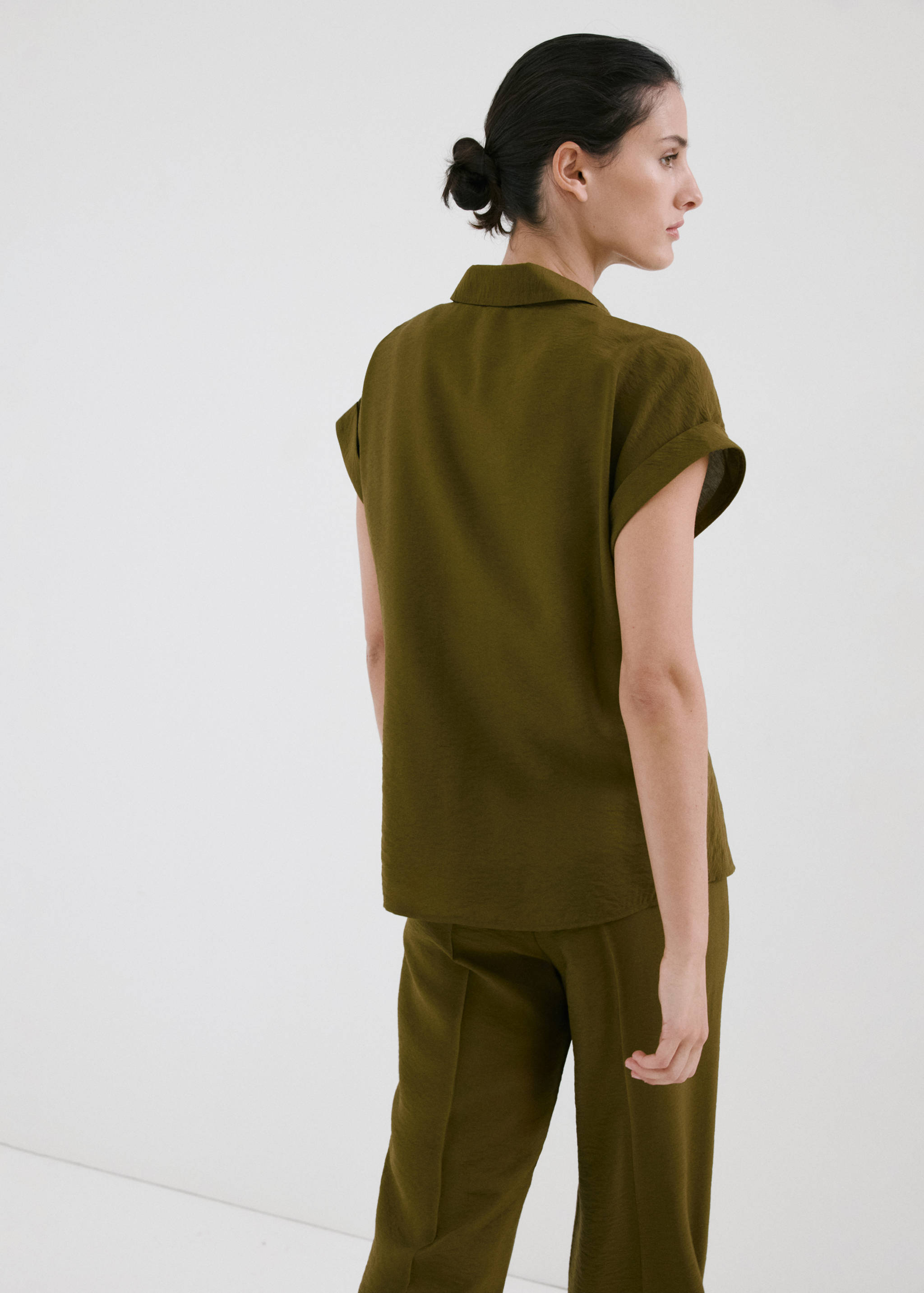 Knot short-sleeve shirt - Reverse of the article