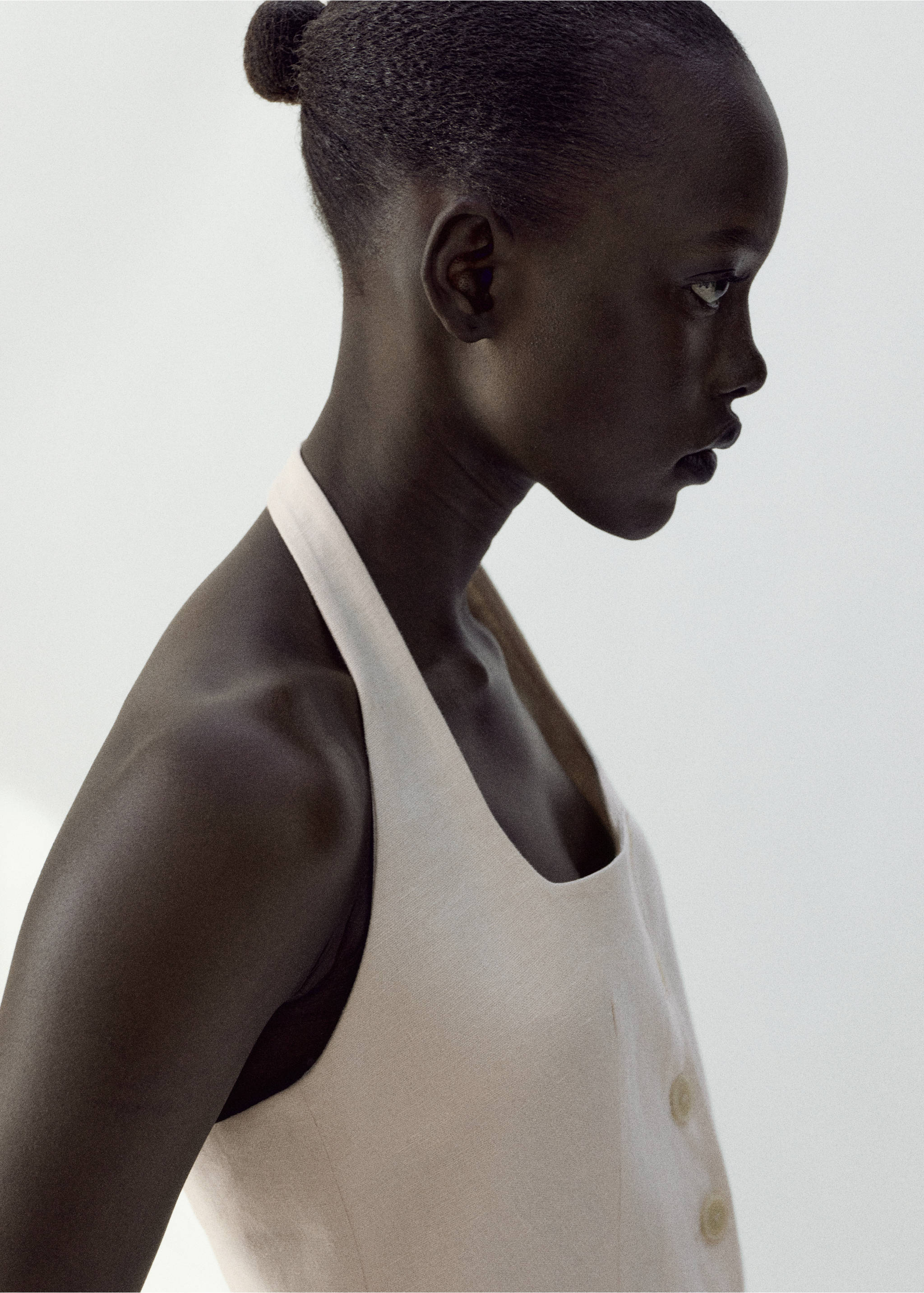 Linen suit waistcoat - Details of the article 1, Ecru. Ref: 27067156-00.