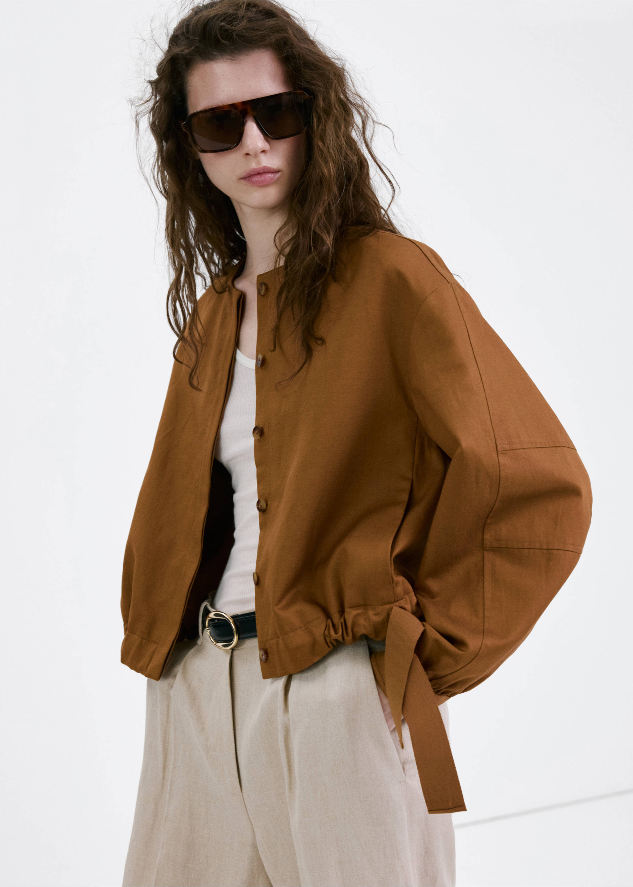 Lyocell jacket with elastics - Details of the article 2, Brown. Ref: 27067158-00.
