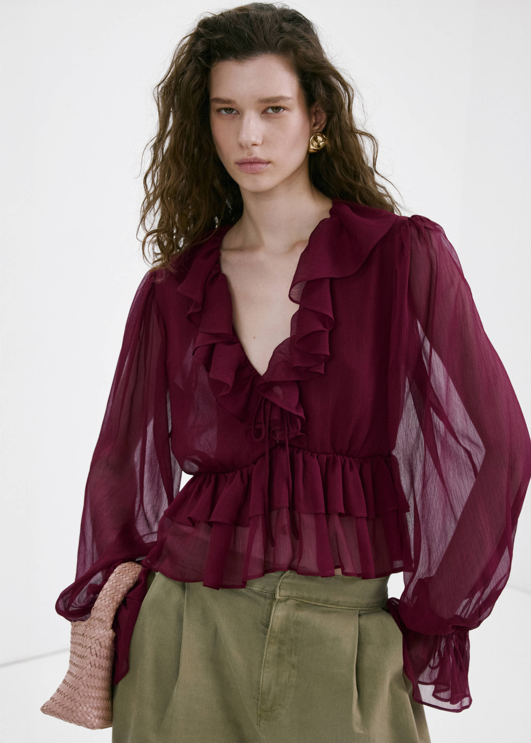 Fluid ruffled blouse - Medium plane