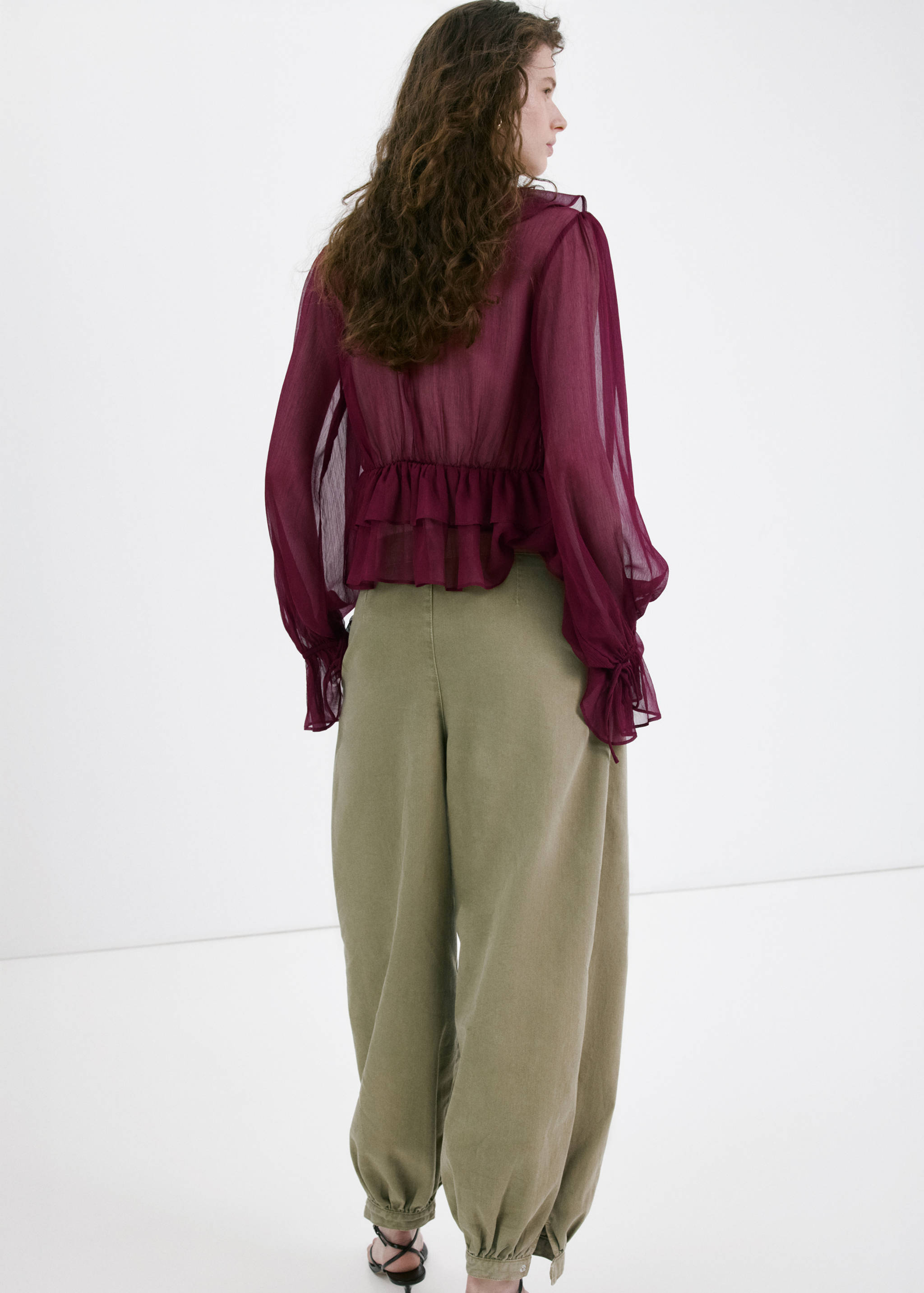 Fluid ruffled blouse - Reverse of the article