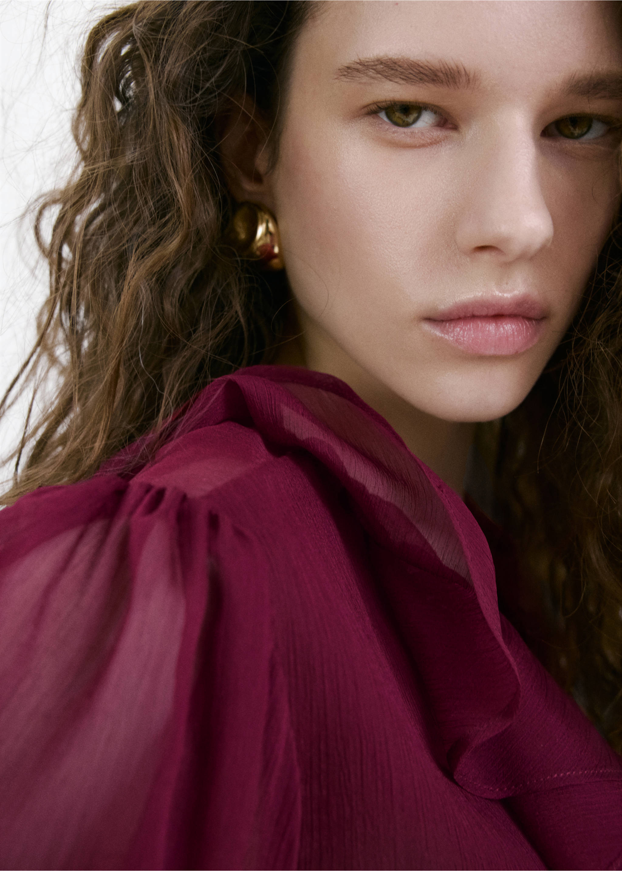 Fluid ruffled blouse - Details of the article 1, Maroon. Ref: 27067160-00.